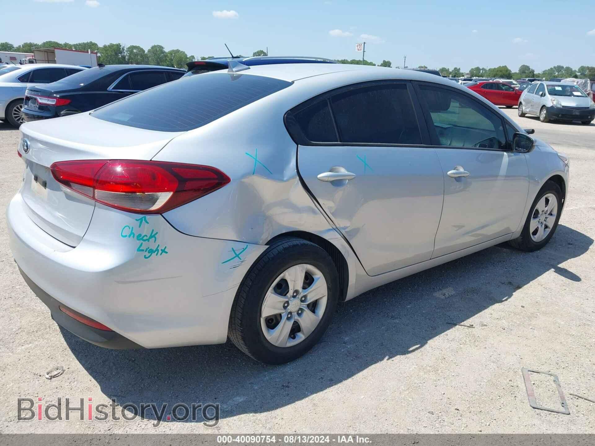 2017 KIA FORTE - VIN: 3KPFK4A77HE088992 - Фото 4