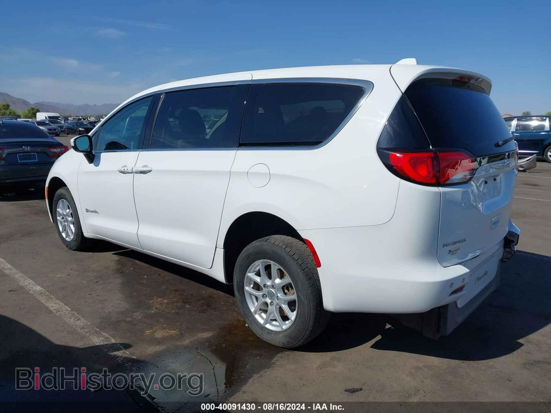 2017 CHRYSLER PACIFICA - VIN: 2C4RC1CGXHR524965 - Фото 3