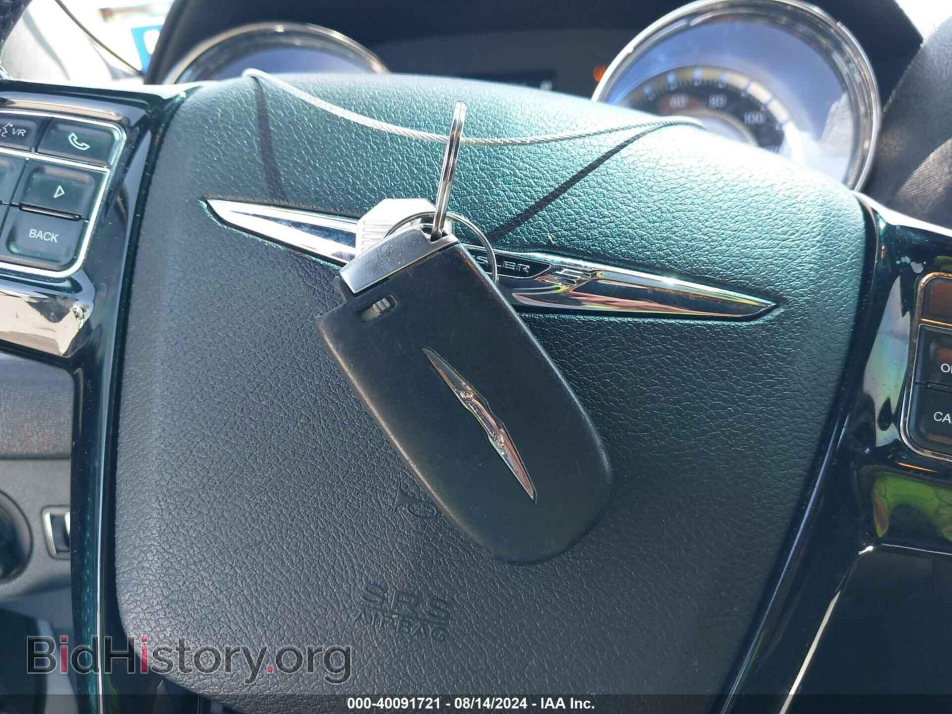 2014 CHRYSLER 300 - VIN: 2C3CCAGG9EH287780 - Фото 11