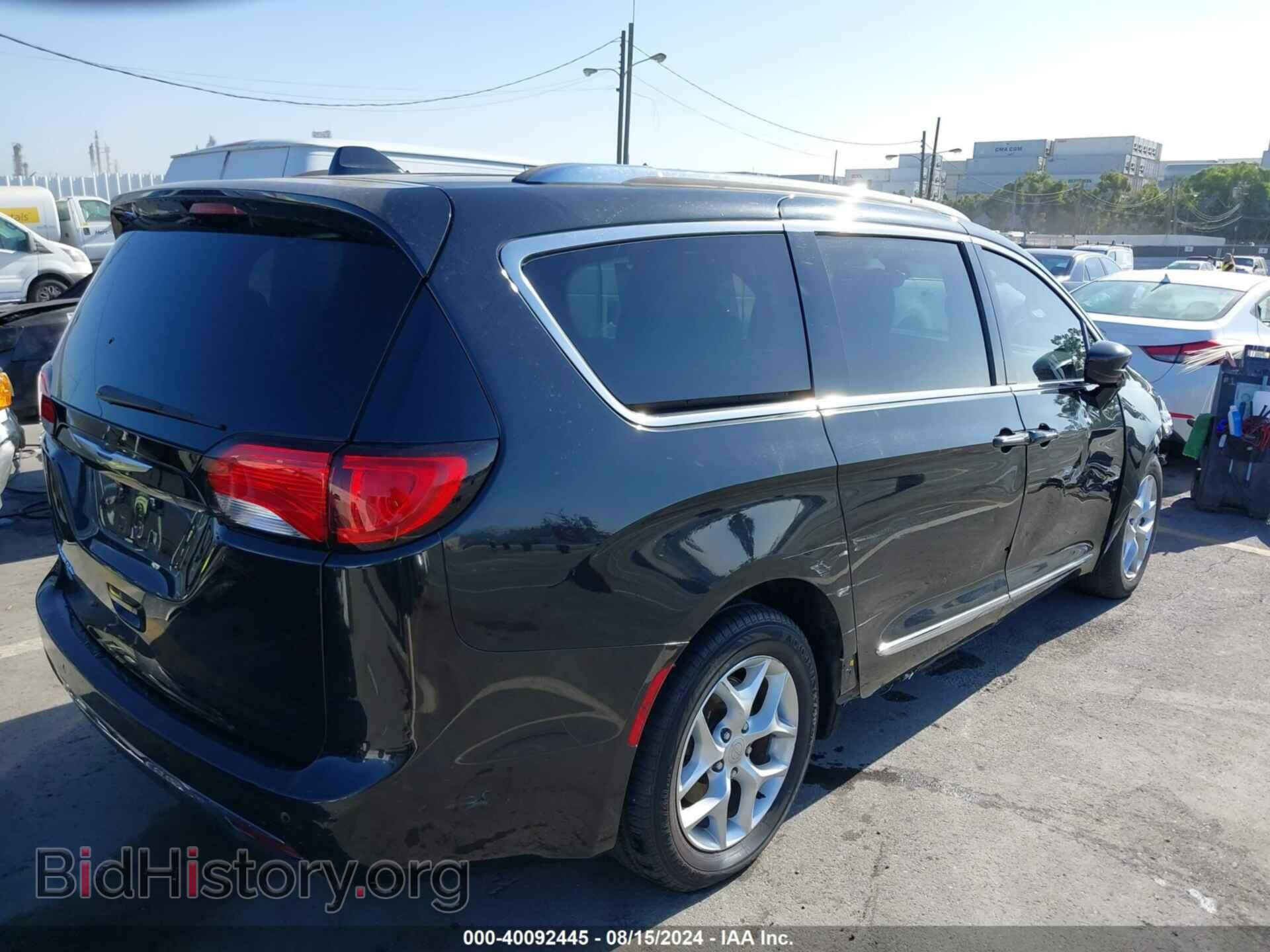 2017 CHRYSLER PACIFICA - VIN: 2C4RC1EG2HR850692 - Фото 4