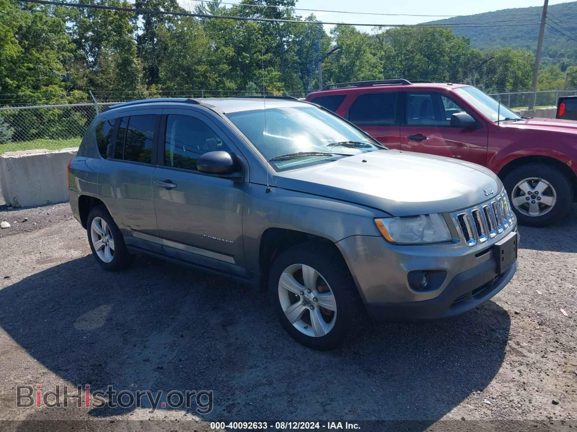 Photo 1J4NF1FB7BD275485 - JEEP COMPASS 2011