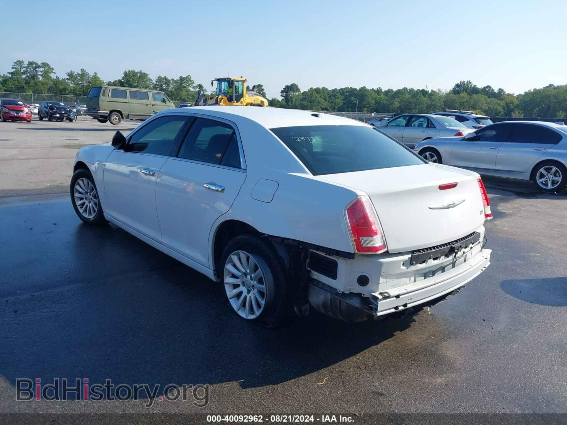 2012 CHRYSLER 300 - VIN: 2C3CCAAG0CH243320 - Фото 3