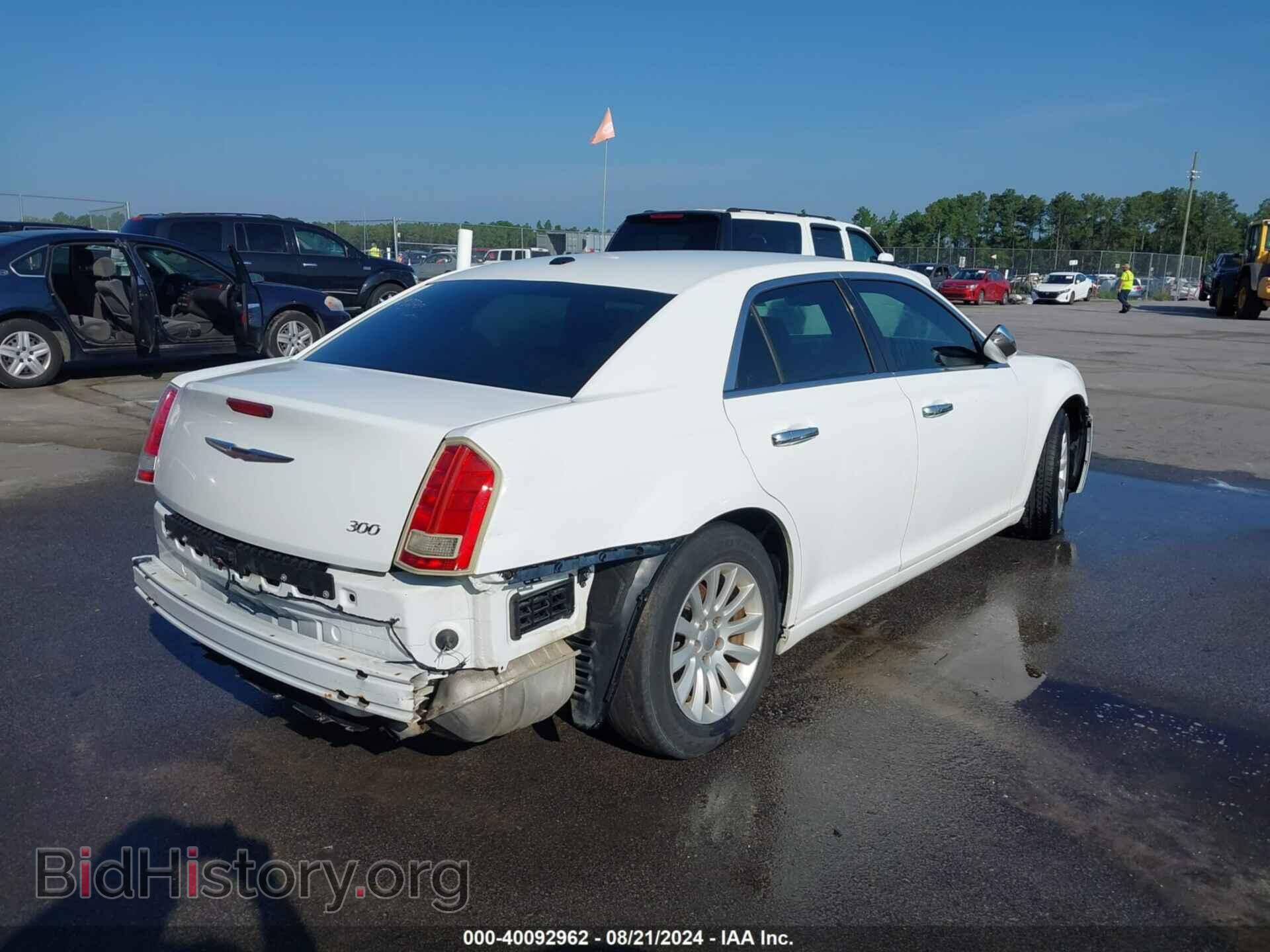 2012 CHRYSLER 300 - VIN: 2C3CCAAG0CH243320 - Фото 4