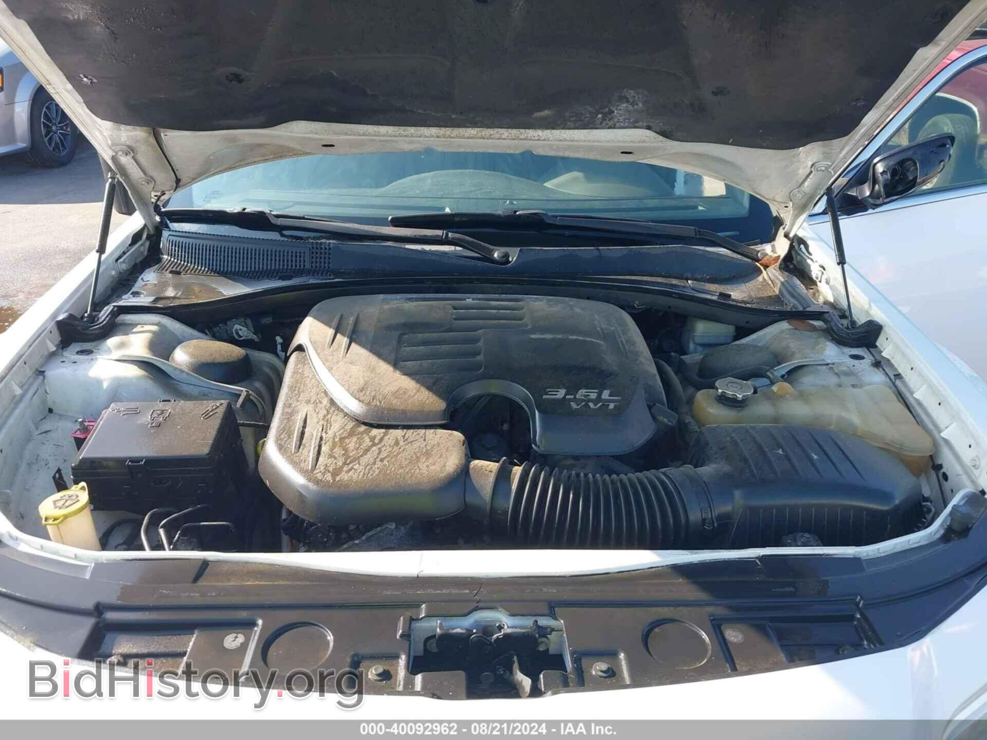 2012 CHRYSLER 300 - VIN: 2C3CCAAG0CH243320 - Фото 10
