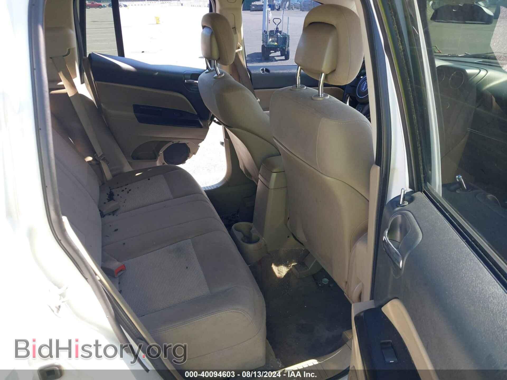 2011 JEEP COMPASS - VIN: 1J4NF1FB4BD279400 - Photo 8