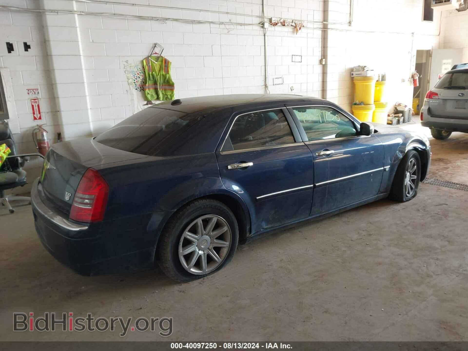 2006 CHRYSLER 300C - VIN: 2C3LA63H26H106683 - Фото 4