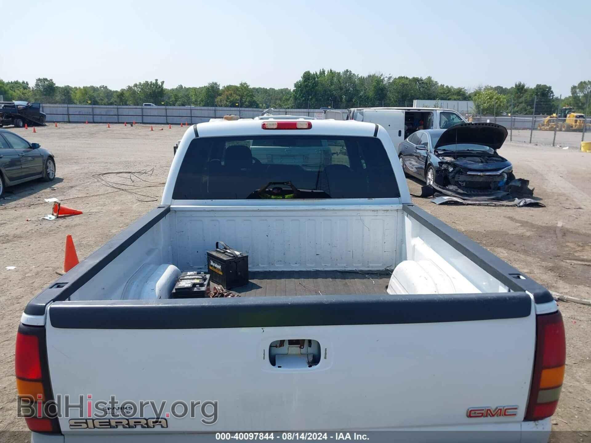 2006 GMC SIERRA 1500 - VIN: 2GTEC13ZX61326043 - Фото 8