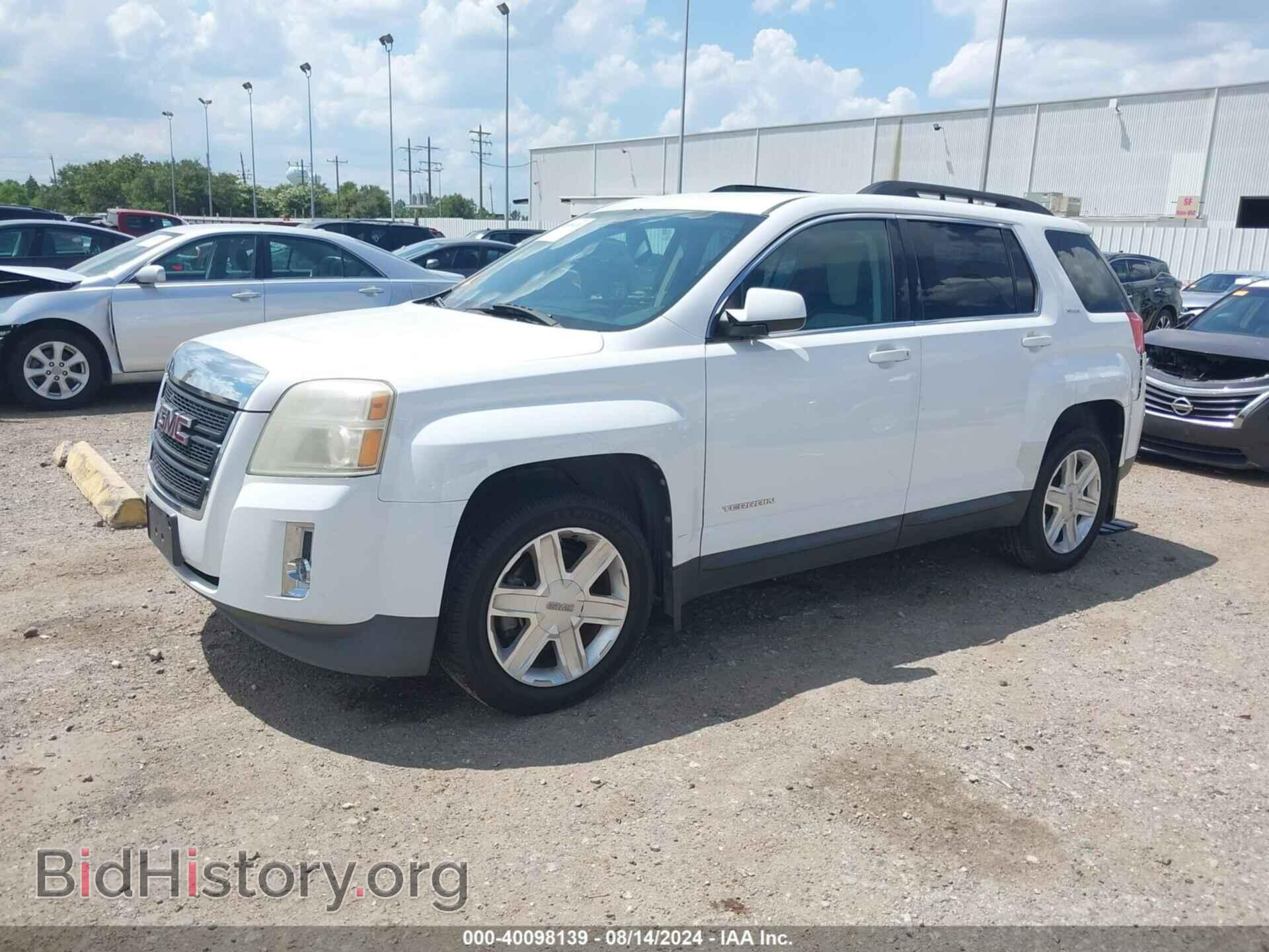 2011 GMC TERRAIN - VIN: 2CTALSEC1B6438745 - Photo 2