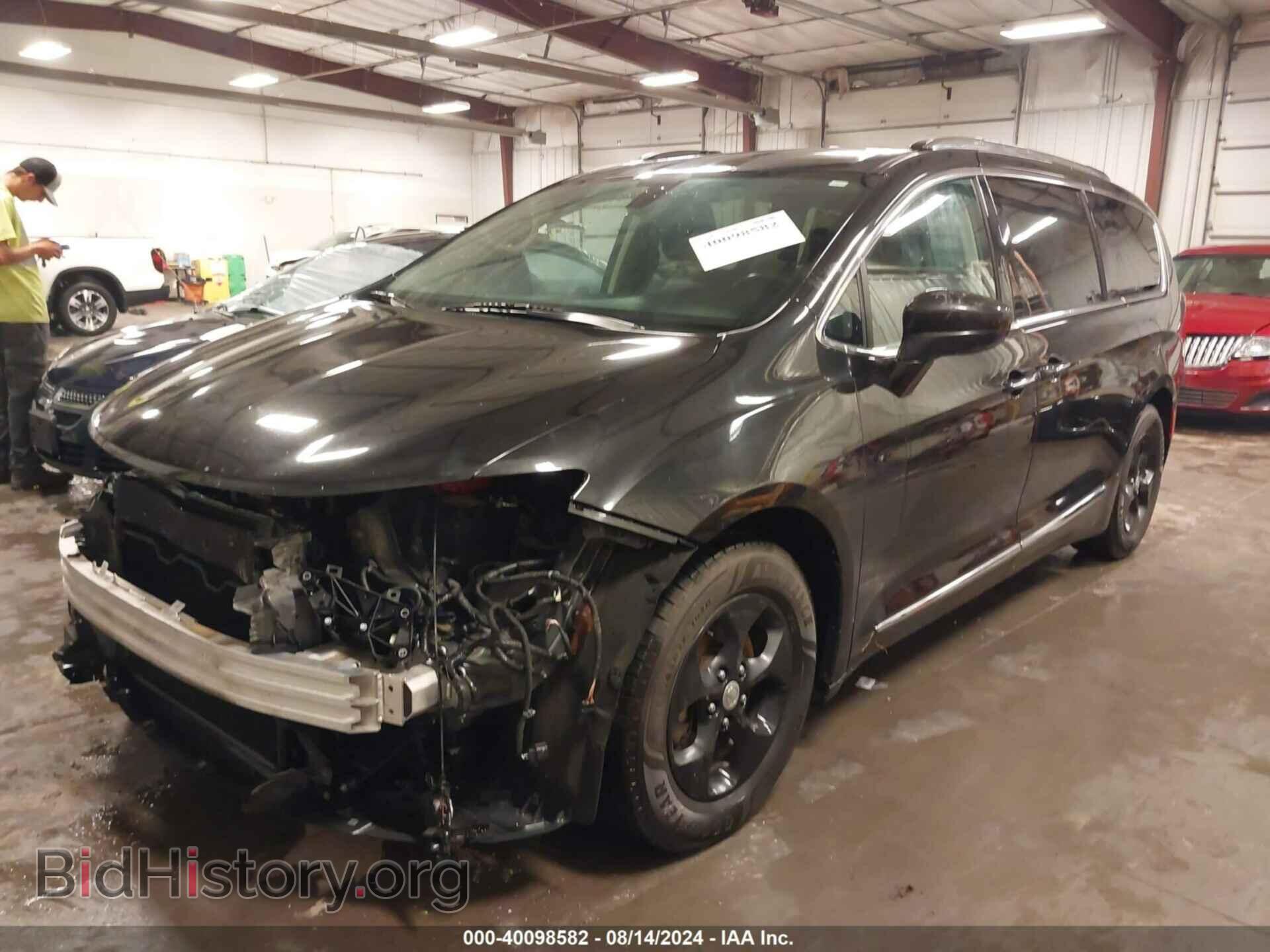 2017 CHRYSLER PACIFICA - VIN: 2C4RC1EG6HR665240 - Photo 2