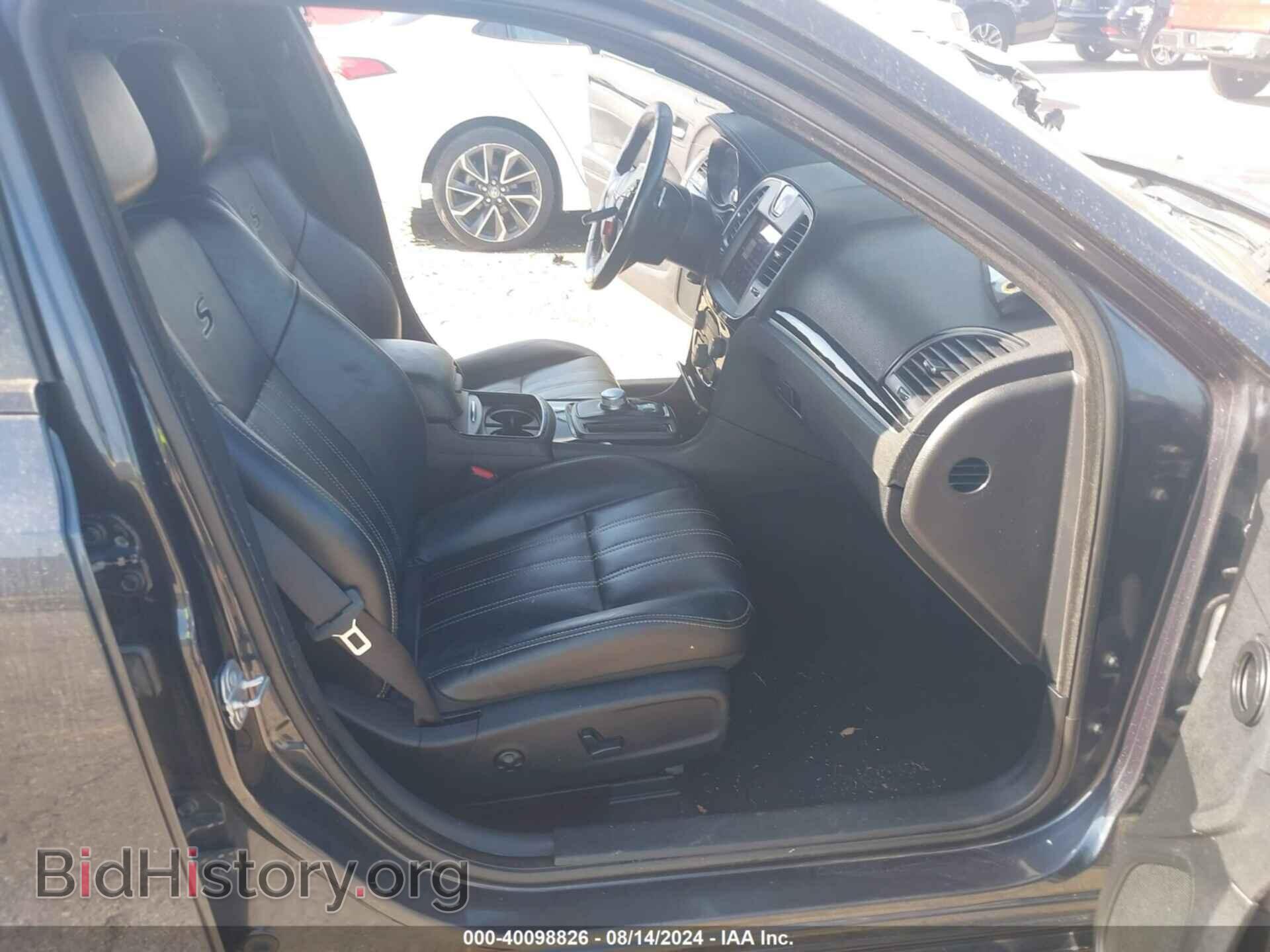 2019 CHRYSLER 300 - VIN: 2C3CCABG0KH516561 - Фото 5