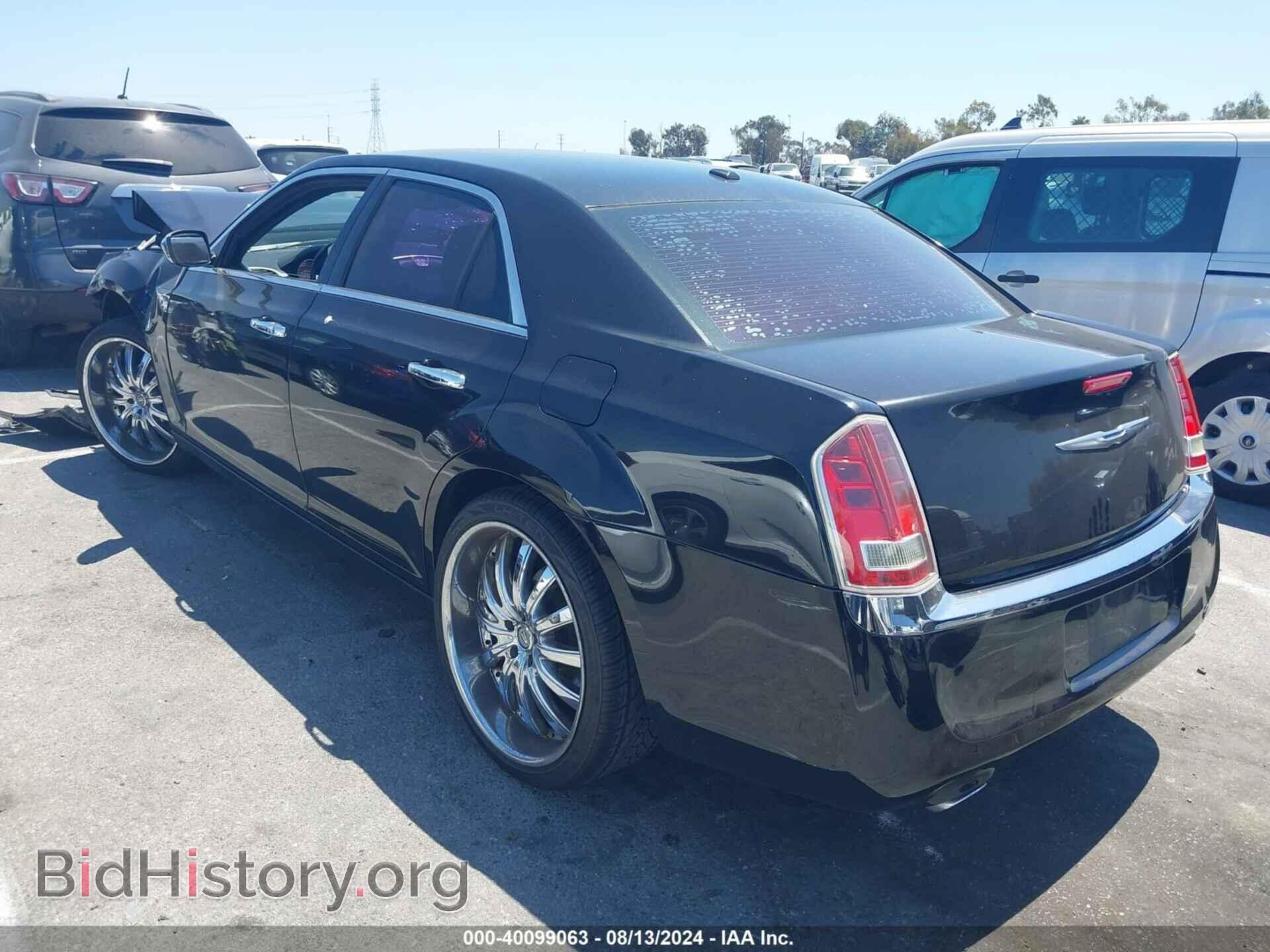2011 CHRYSLER 300 - VIN: 2C3CA5CG2BH523605 - Фото 3