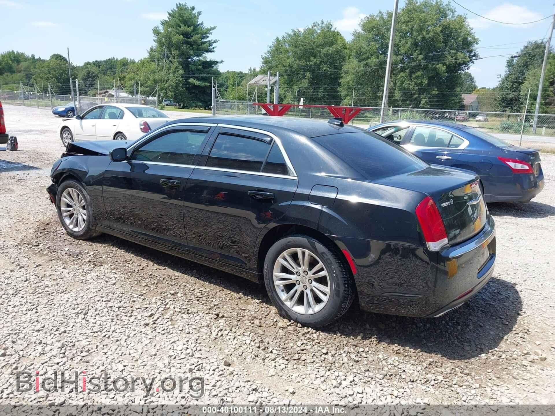 2017 CHRYSLER 300 - VIN: 2C3CCAAG6HH570442 - Фото 3