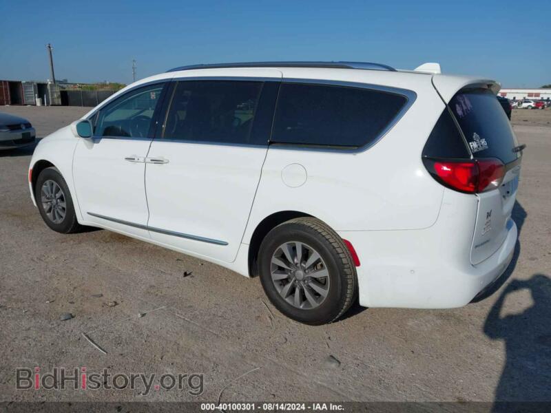2019 Chrysler PACIFICA (VIN 2C4RC1EG0KR667833) — фото 3 из 16