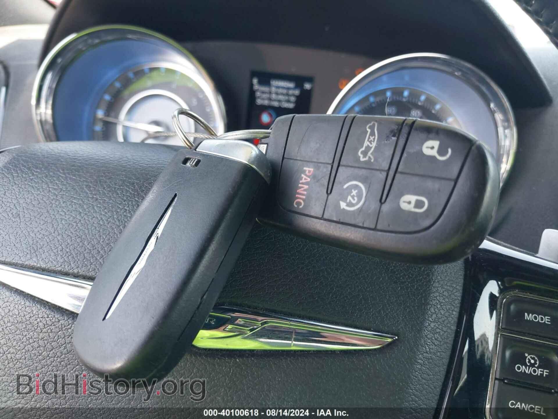 2013 CHRYSLER 300 - VIN: 2C3CCAGG9DH590198 - Фото 11