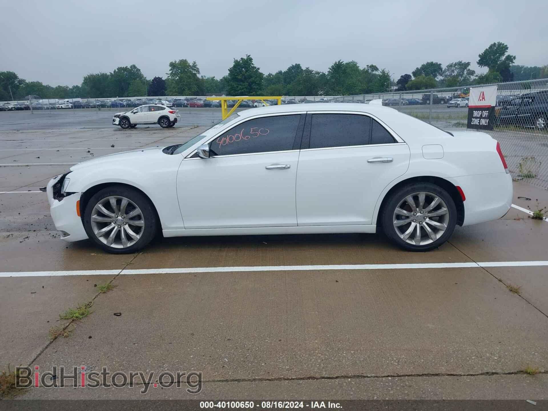 2019 CHRYSLER 300 - VIN: 2C3CCAEG4KH528126 - Фото 15
