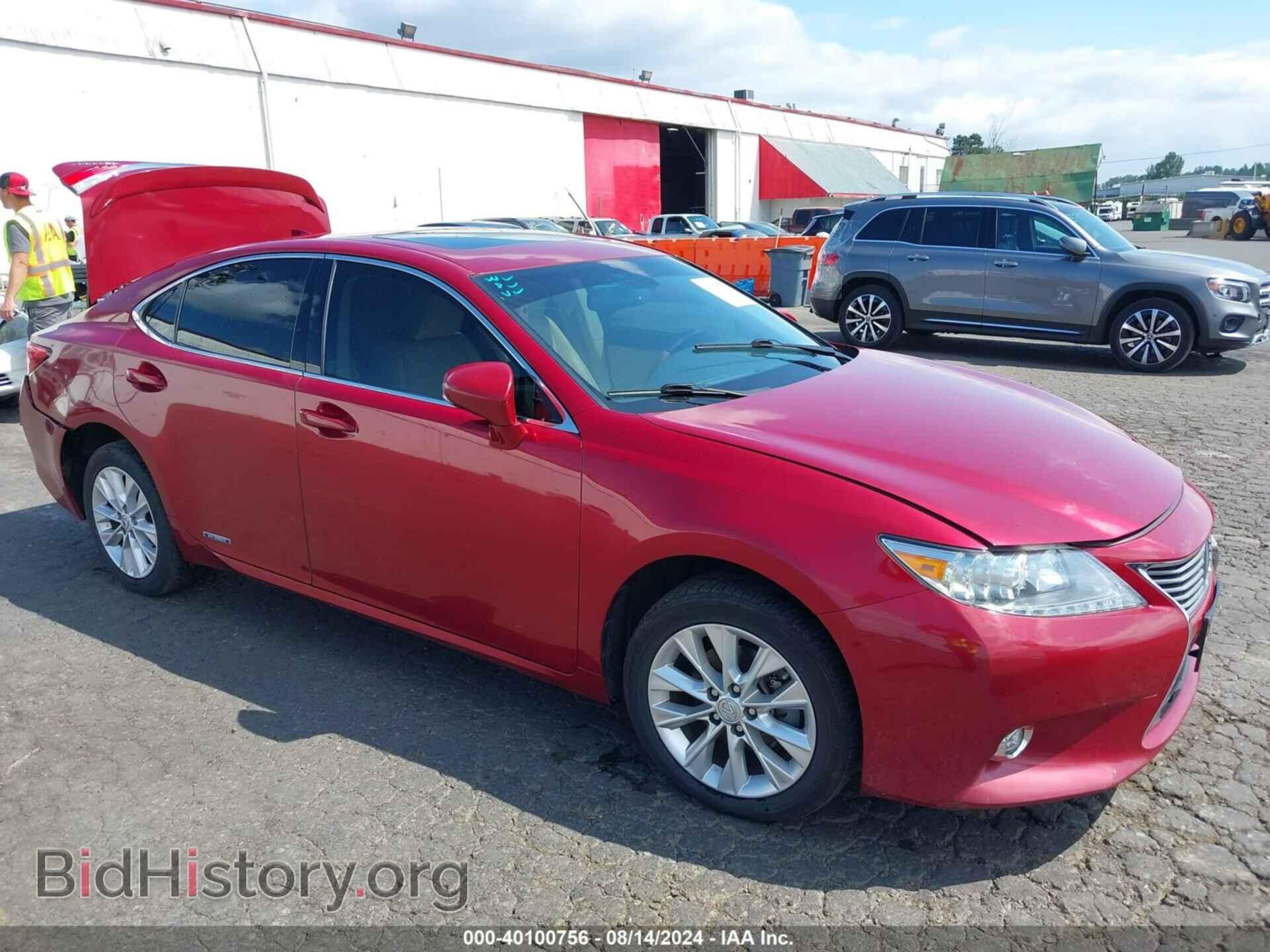 Фотография JTHBW1GG7F2095944 - LEXUS ES 300H 2015