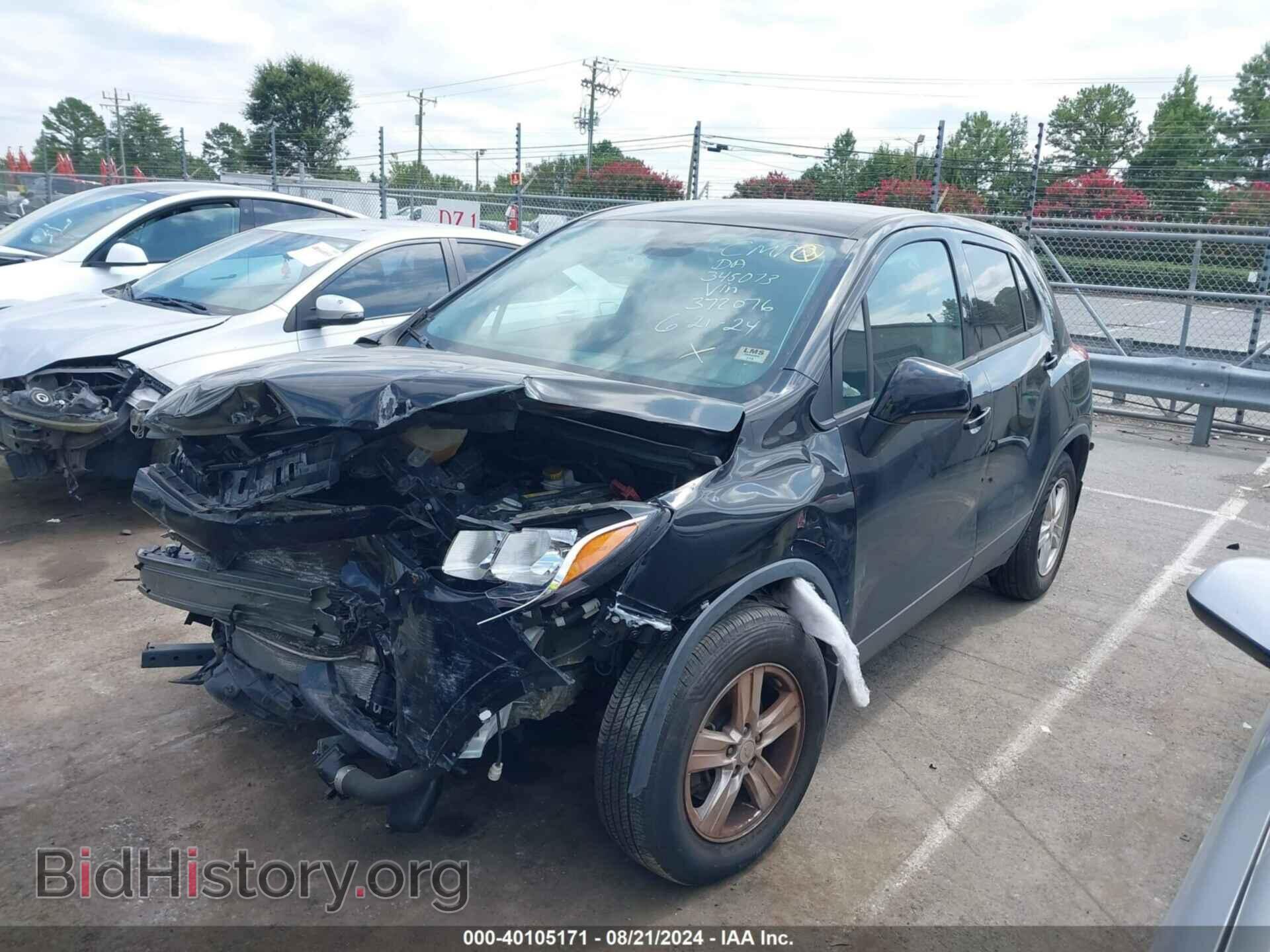 2019 CHEVROLET TRAX - VIN: 3GNCJKSB3KL372076 - Photo 2