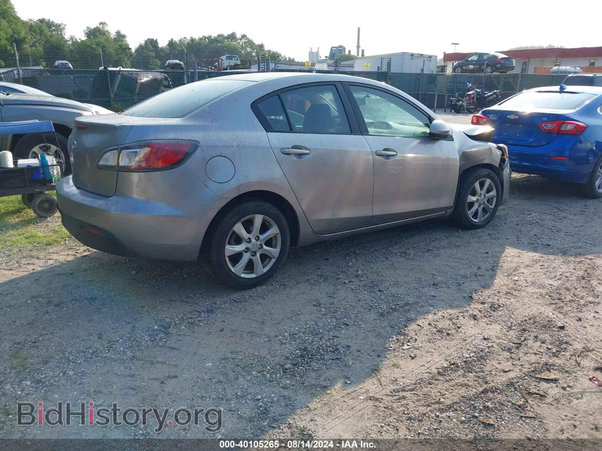 2011 MAZDA MAZDA3 - VIN: JM1BL1VG8B1376857 - Фото 4