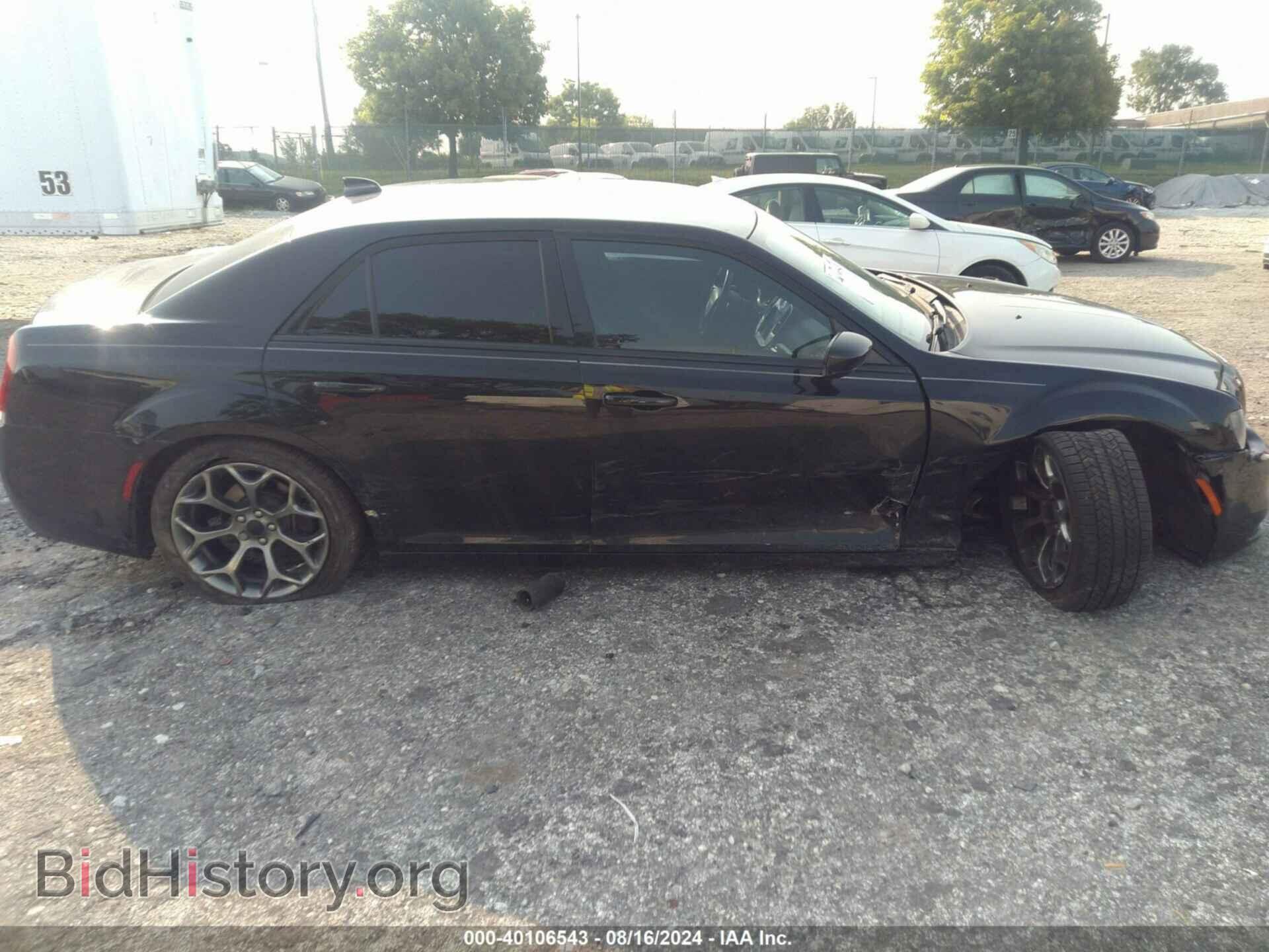 2016 CHRYSLER 300 - VIN: 2C3CCABG4GH278060 - Фото 13