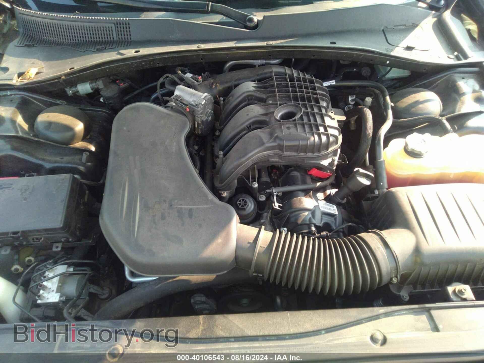 2016 CHRYSLER 300 - VIN: 2C3CCABG4GH278060 - Фото 10