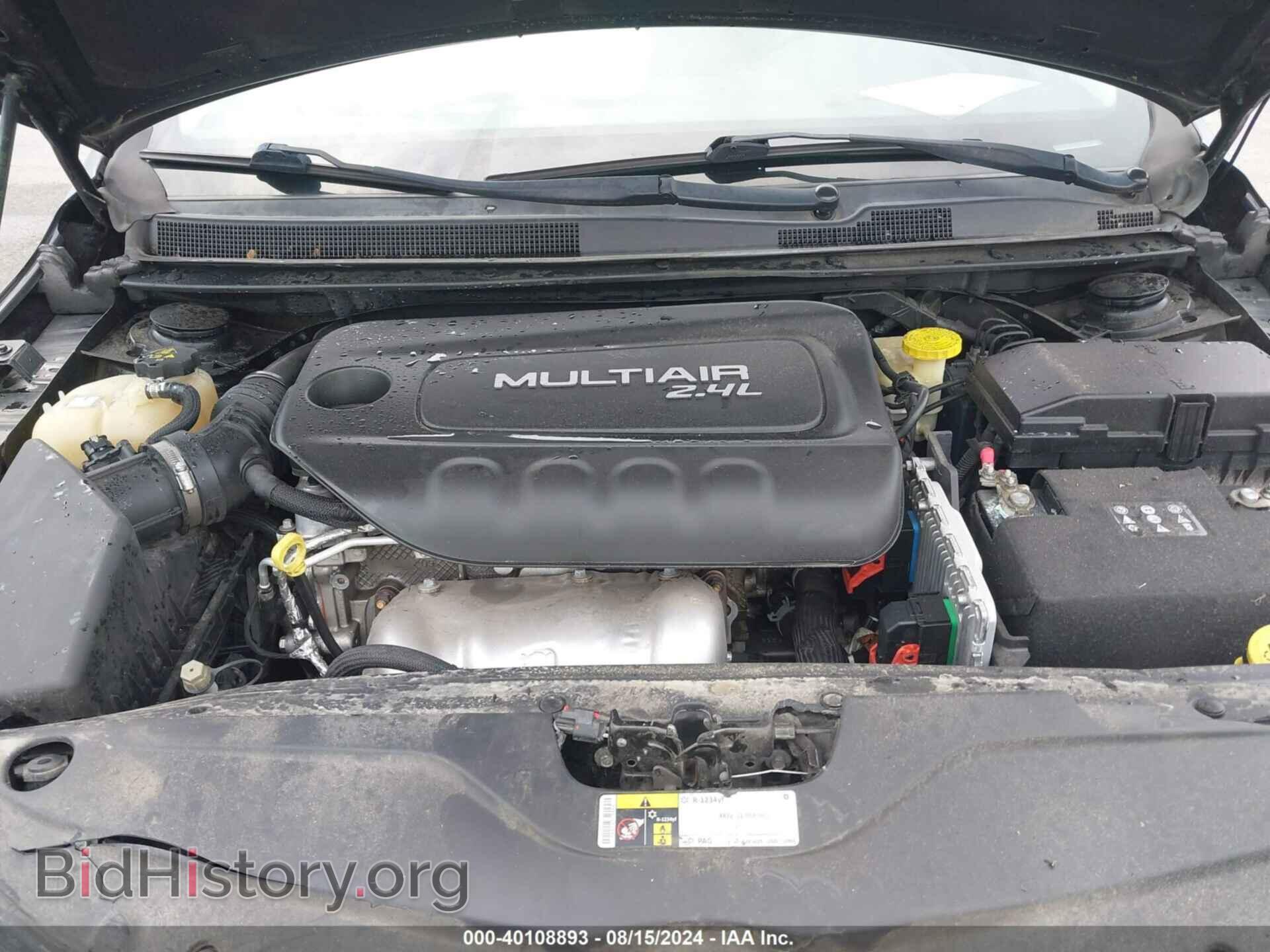 2016 CHRYSLER 200 - VIN: 1C3CCCAB6GN165462 - Фото 10