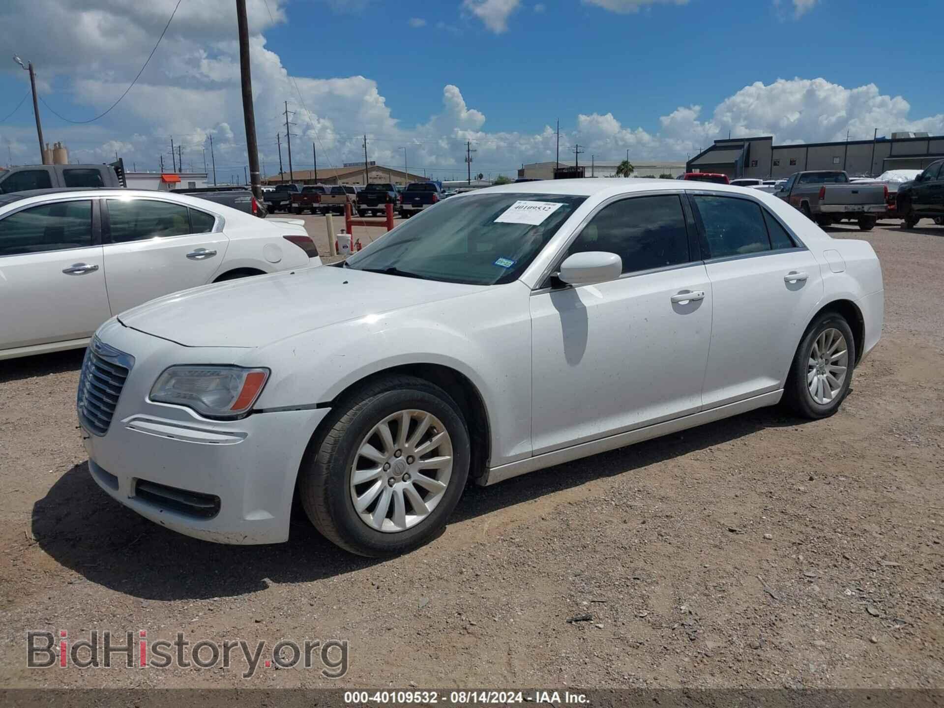 2013 CHRYSLER 300 - VIN: 2C3CCAAG2DH632476 - Фото 2