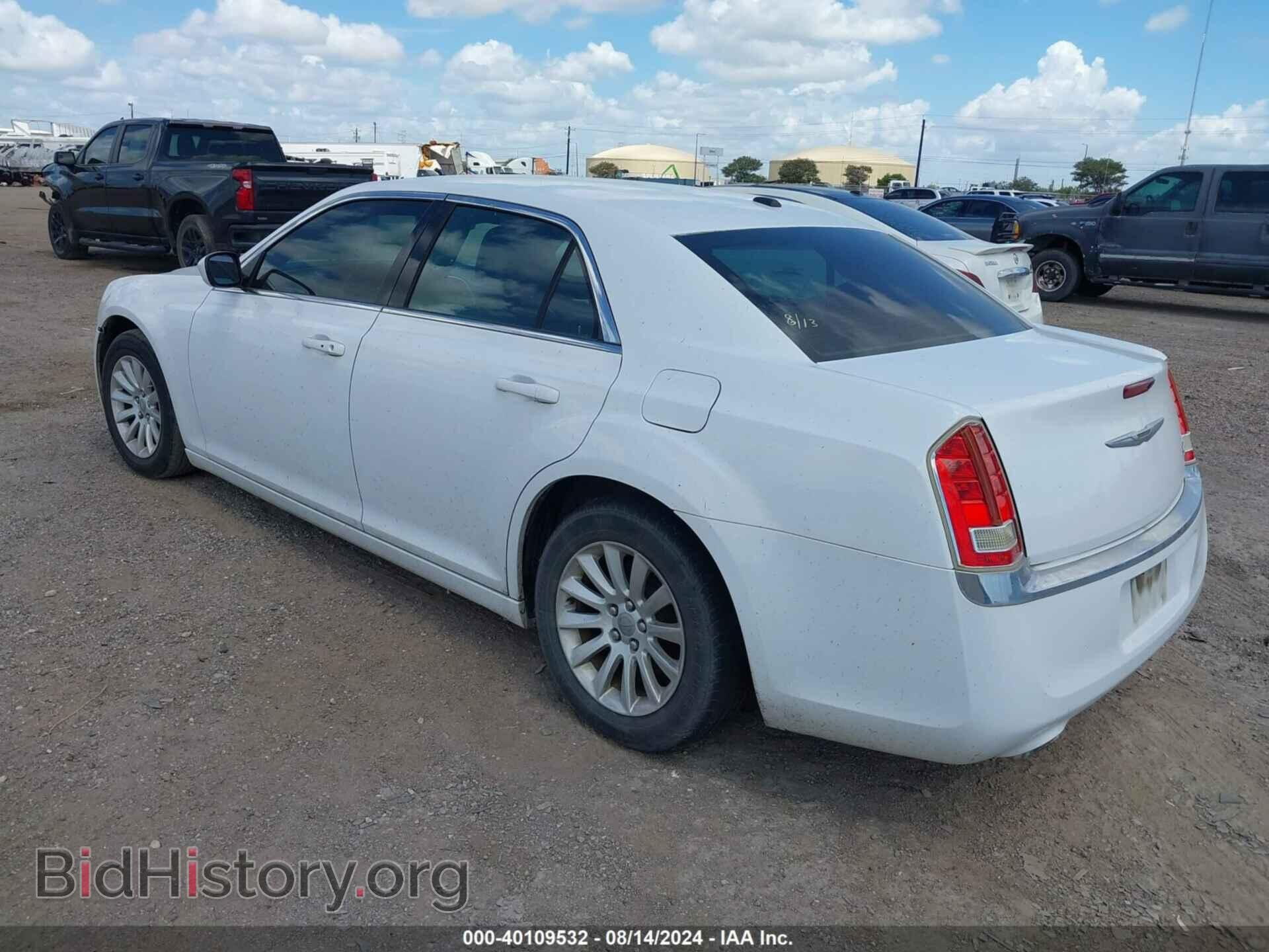 2013 CHRYSLER 300 - VIN: 2C3CCAAG2DH632476 - Фото 3