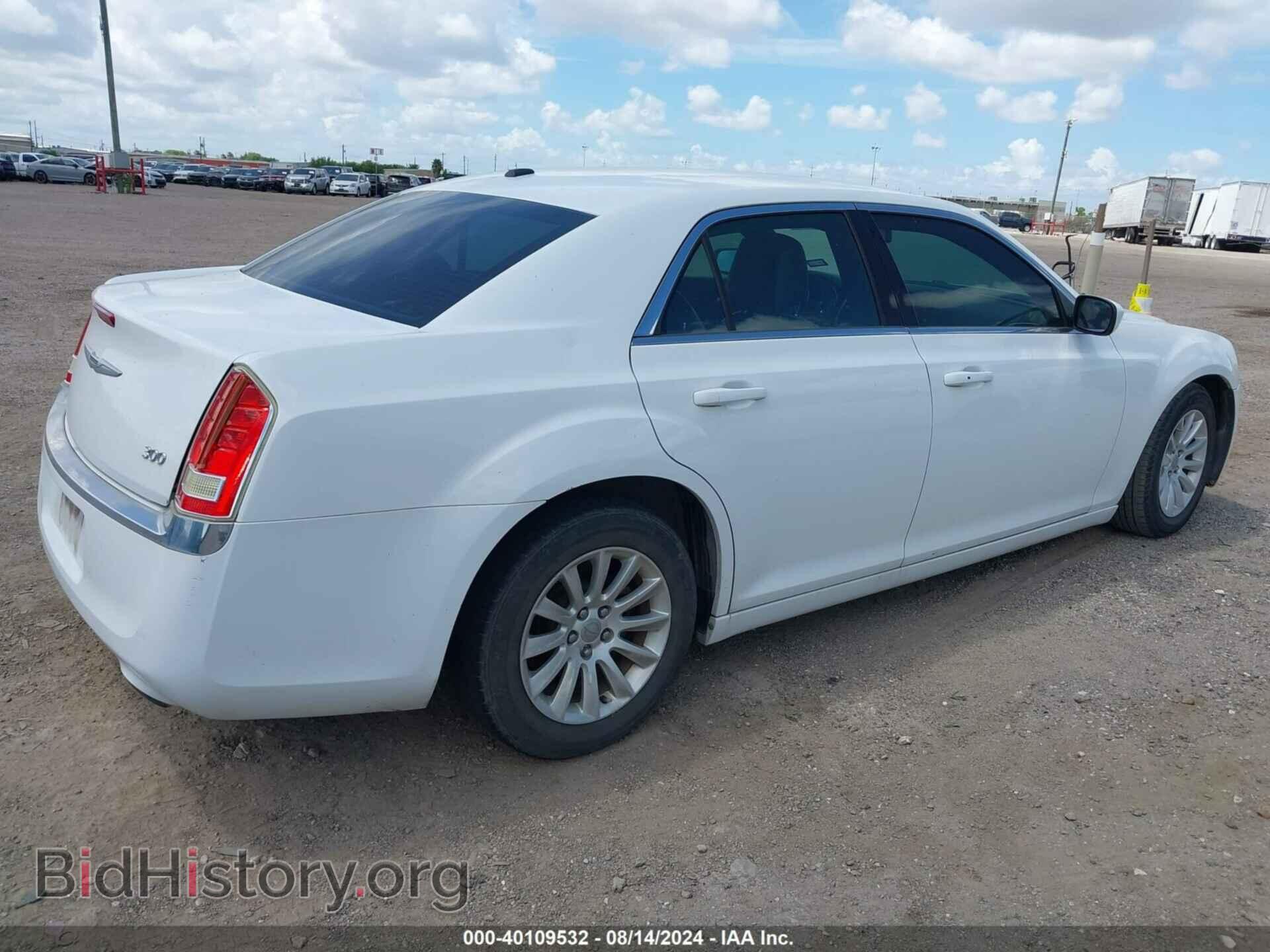 2013 CHRYSLER 300 - VIN: 2C3CCAAG2DH632476 - Фото 4