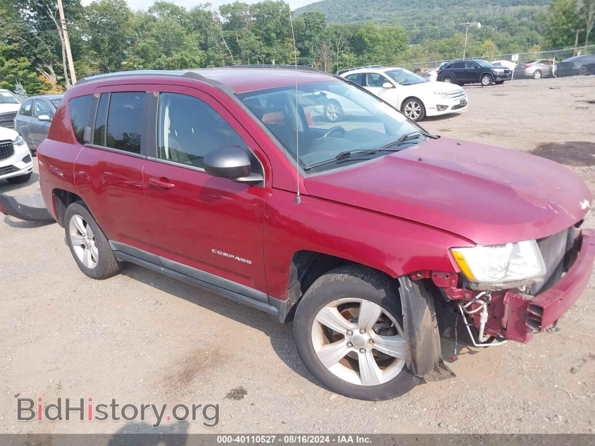 Photo 1J4NF1FB3BD197030 - JEEP COMPASS 2011