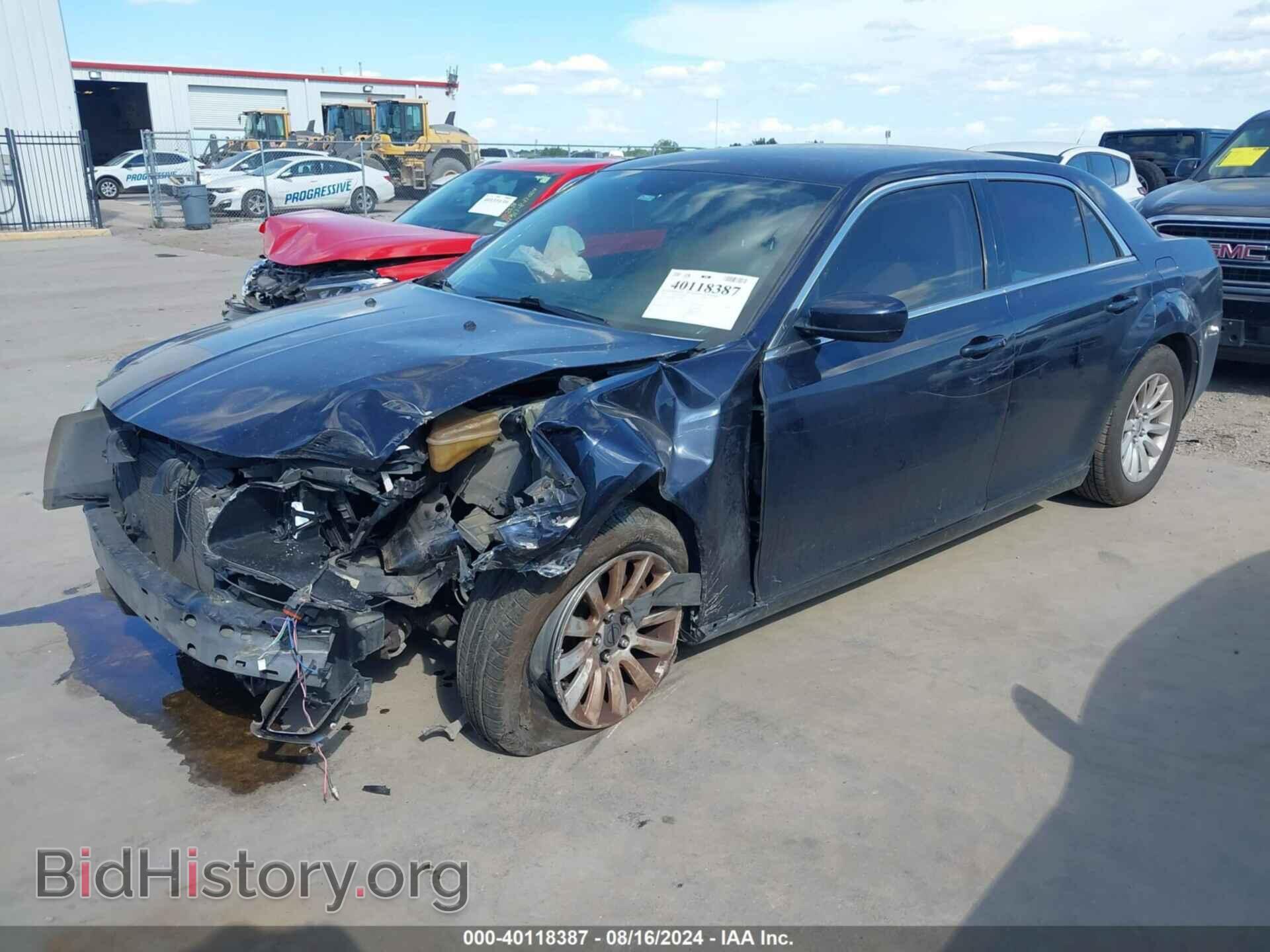 2012 CHRYSLER 300 - VIN: 2C3CCAAG2CH274004 - Фото 2