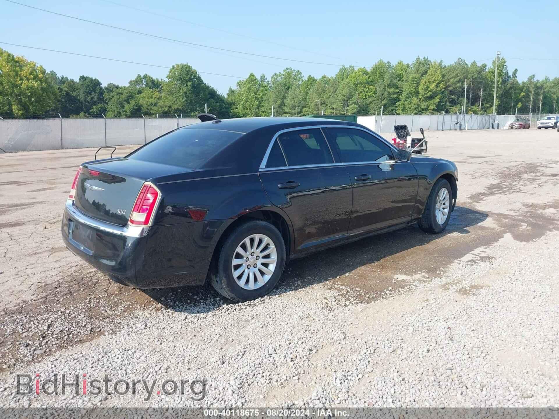 2011 CHRYSLER 300 - VIN: 2C3CA4CG8BH526180 - Фото 4
