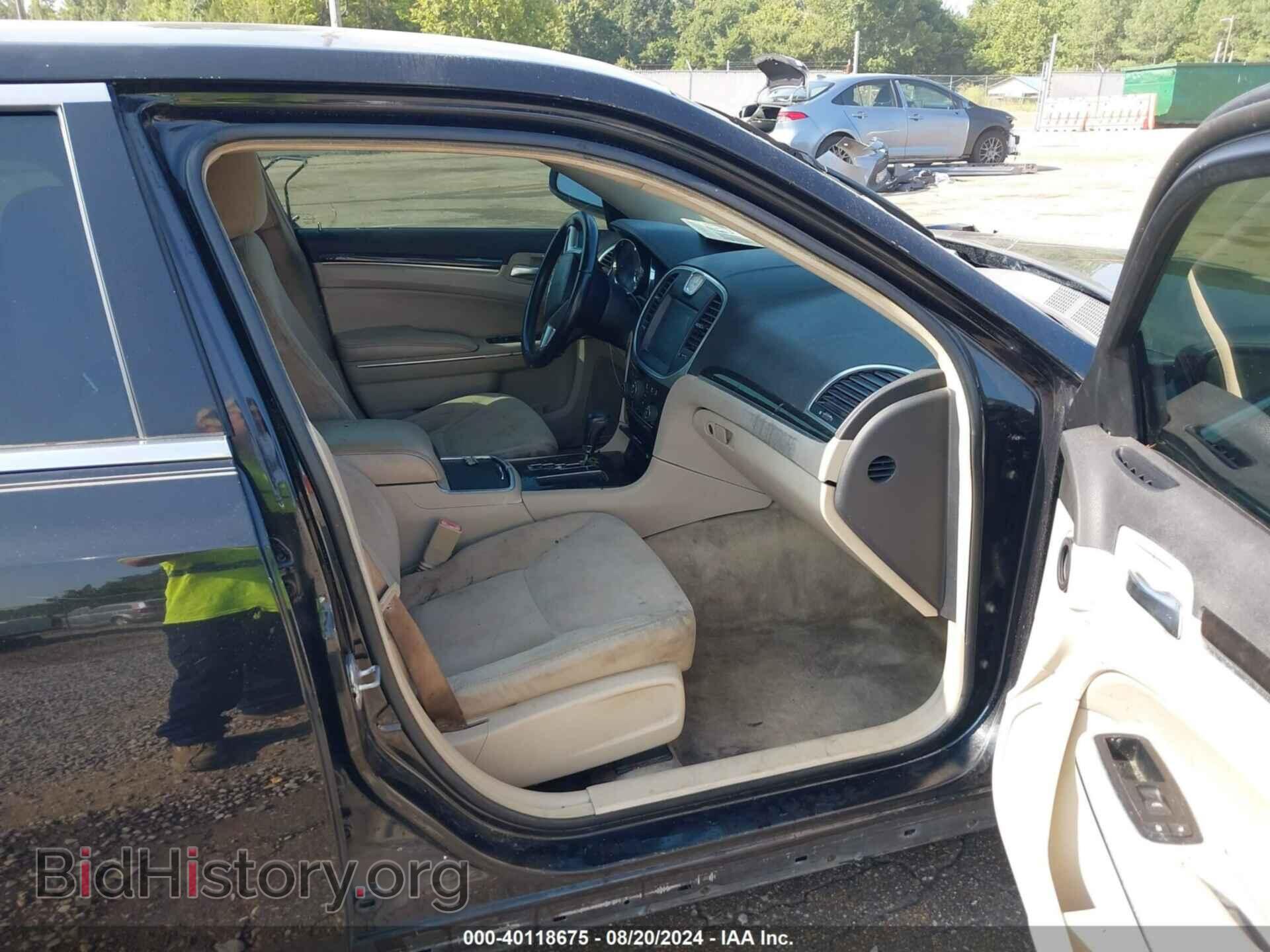 2011 CHRYSLER 300 - VIN: 2C3CA4CG8BH526180 - Фото 5