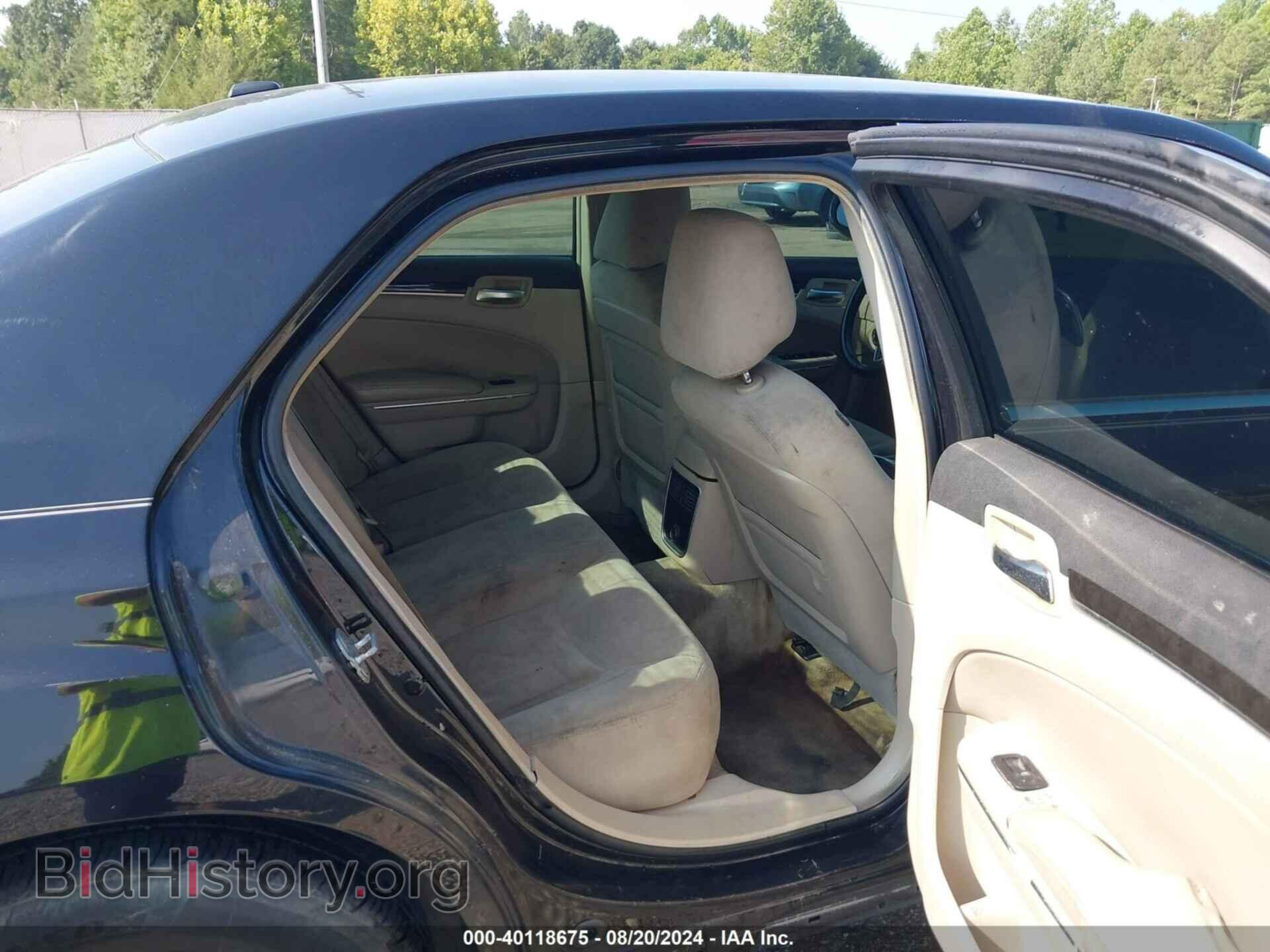2011 CHRYSLER 300 - VIN: 2C3CA4CG8BH526180 - Фото 8
