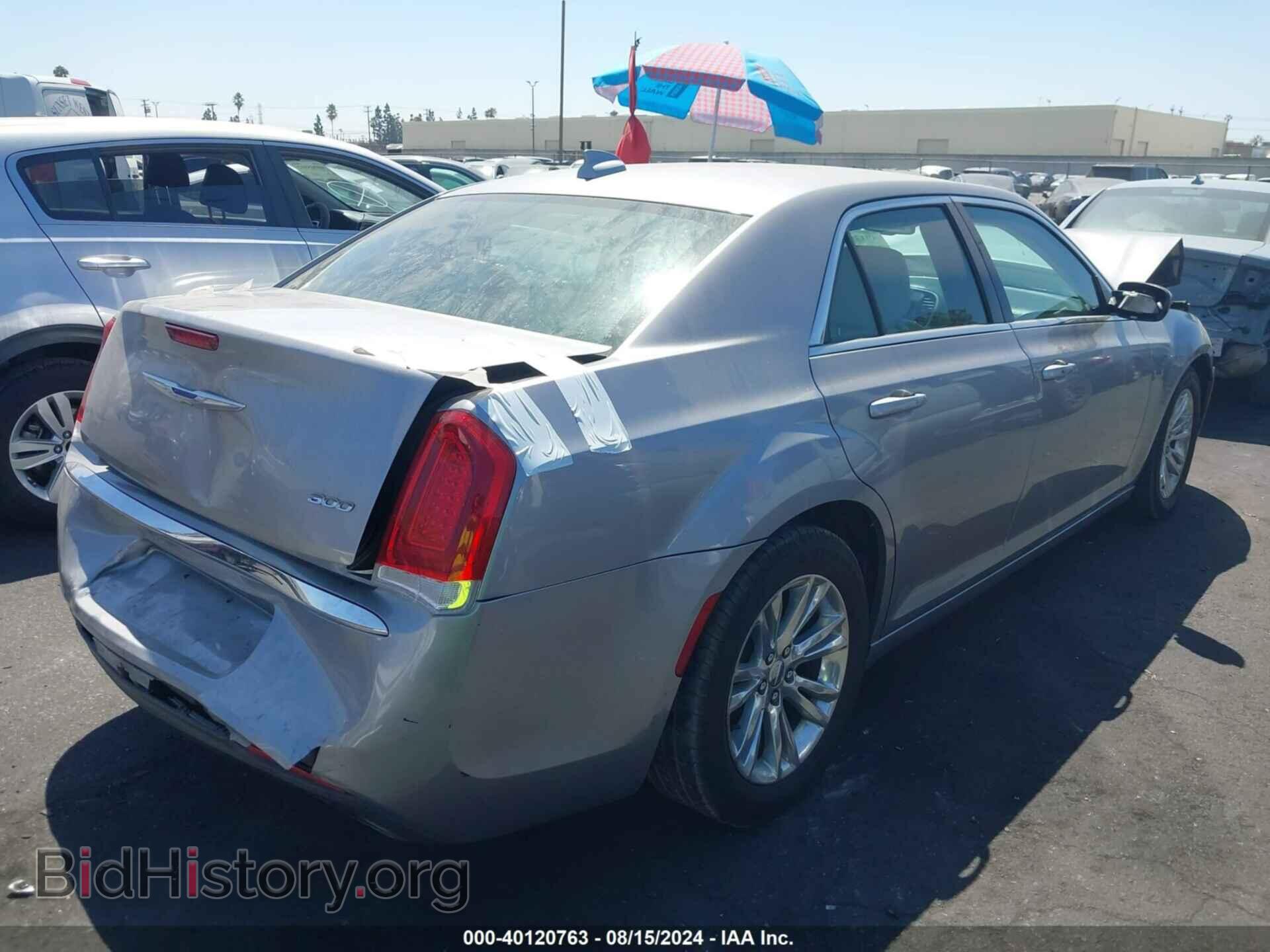 2017 CHRYSLER 300 - VIN: 2C3CCAAG3HH645940 - Фото 4