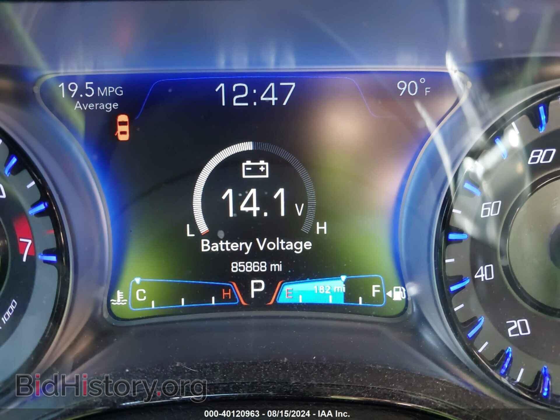 2018 CHRYSLER 300 - VIN: 2C3CCAGG0JH267458 - Фото 15
