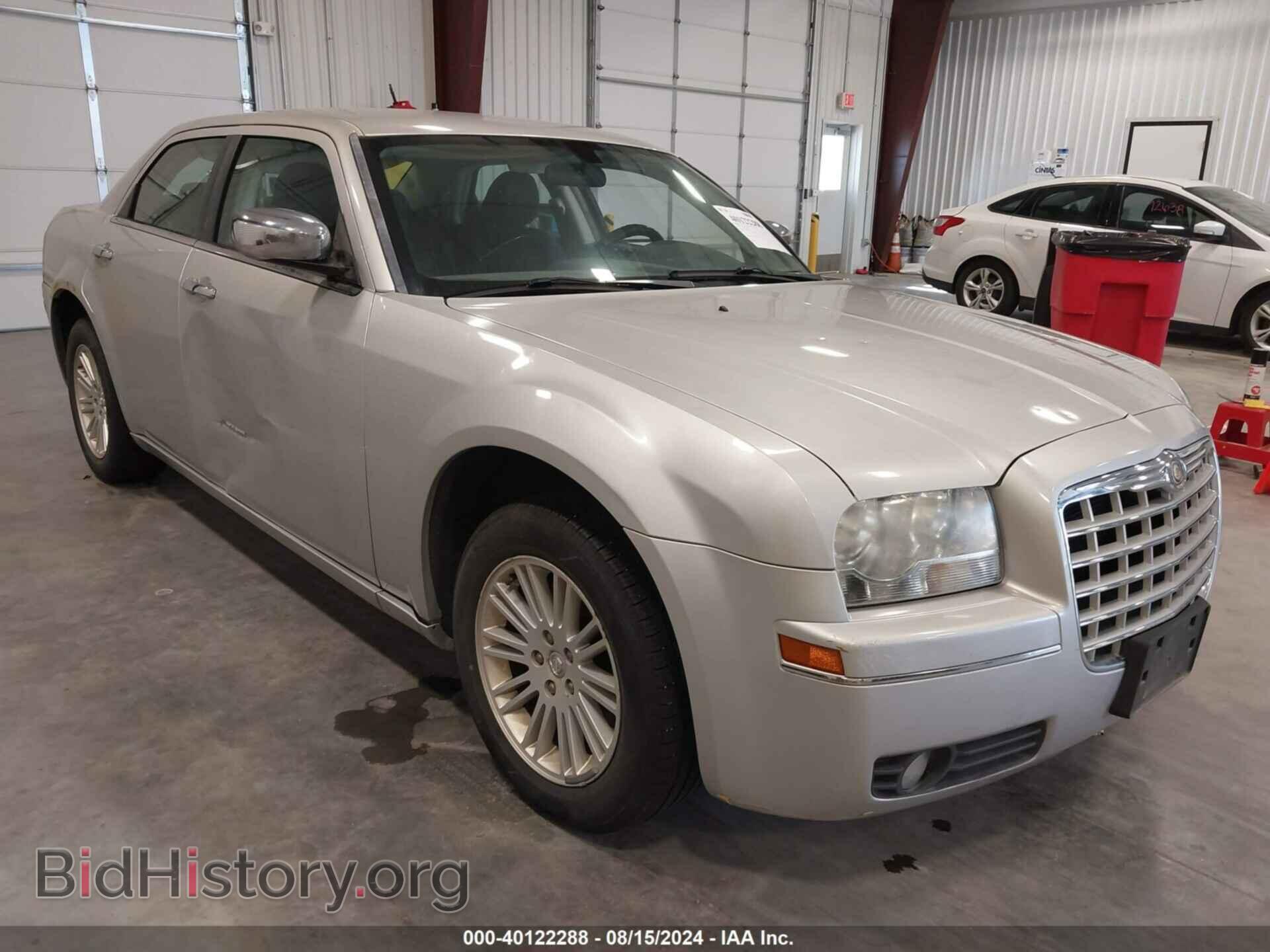Photo 2C3CA4CD5AH149747 - CHRYSLER 300 2010