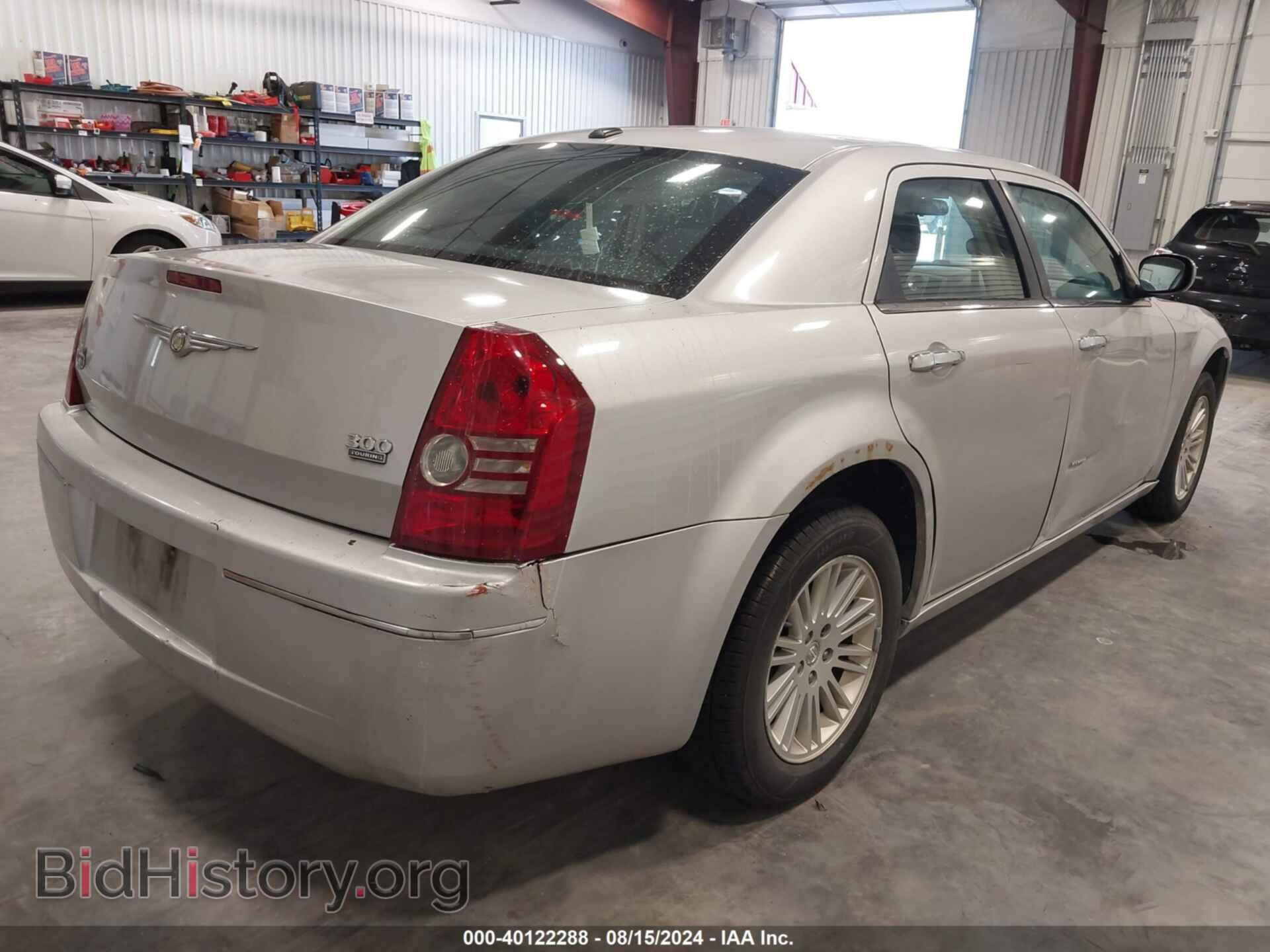 2010 CHRYSLER 300 - VIN: 2C3CA4CD5AH149747 - Фото 4