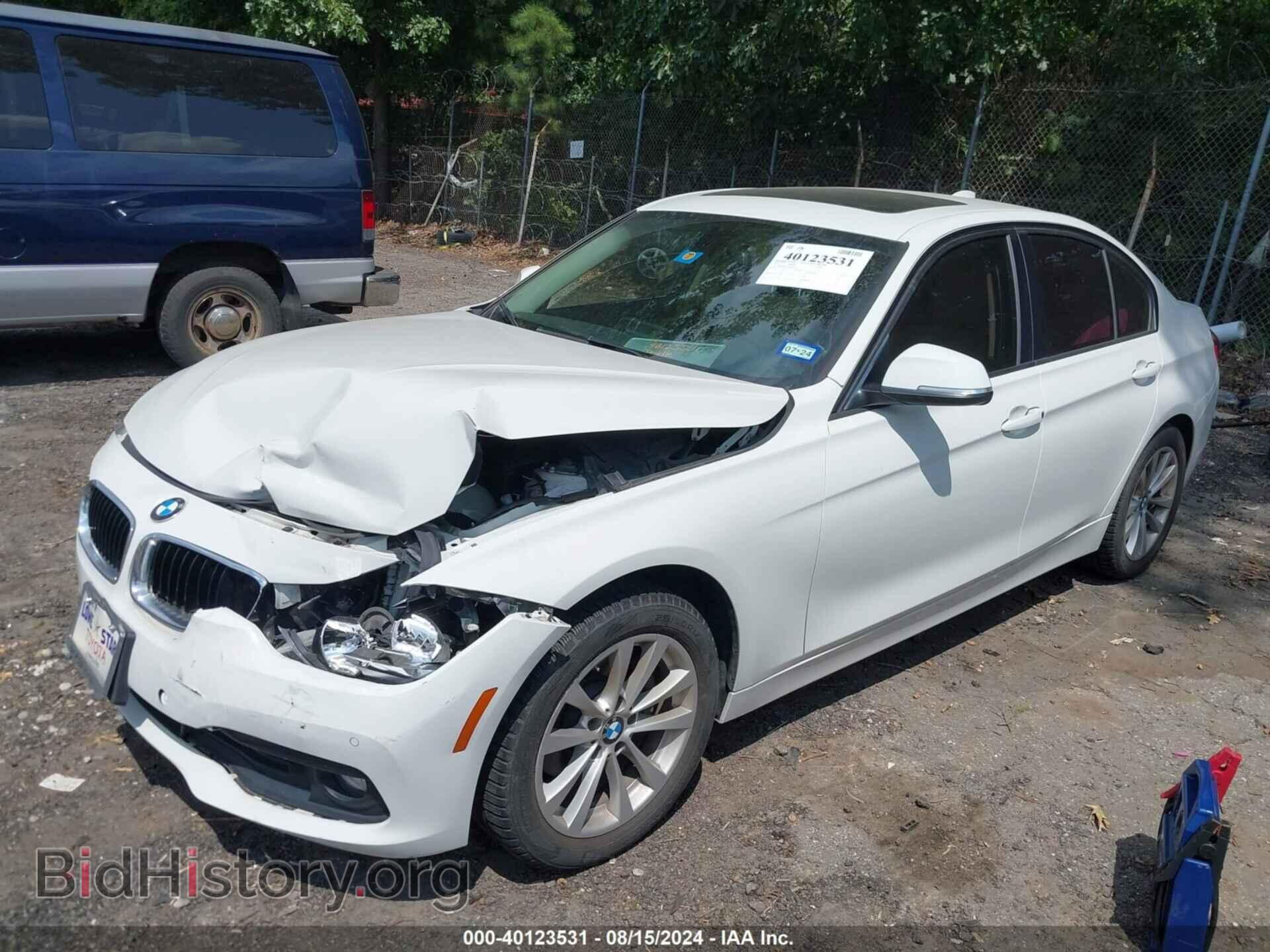 2017 BMW 320I - VIN: WBA8A9C33HK620526 - Фото 2