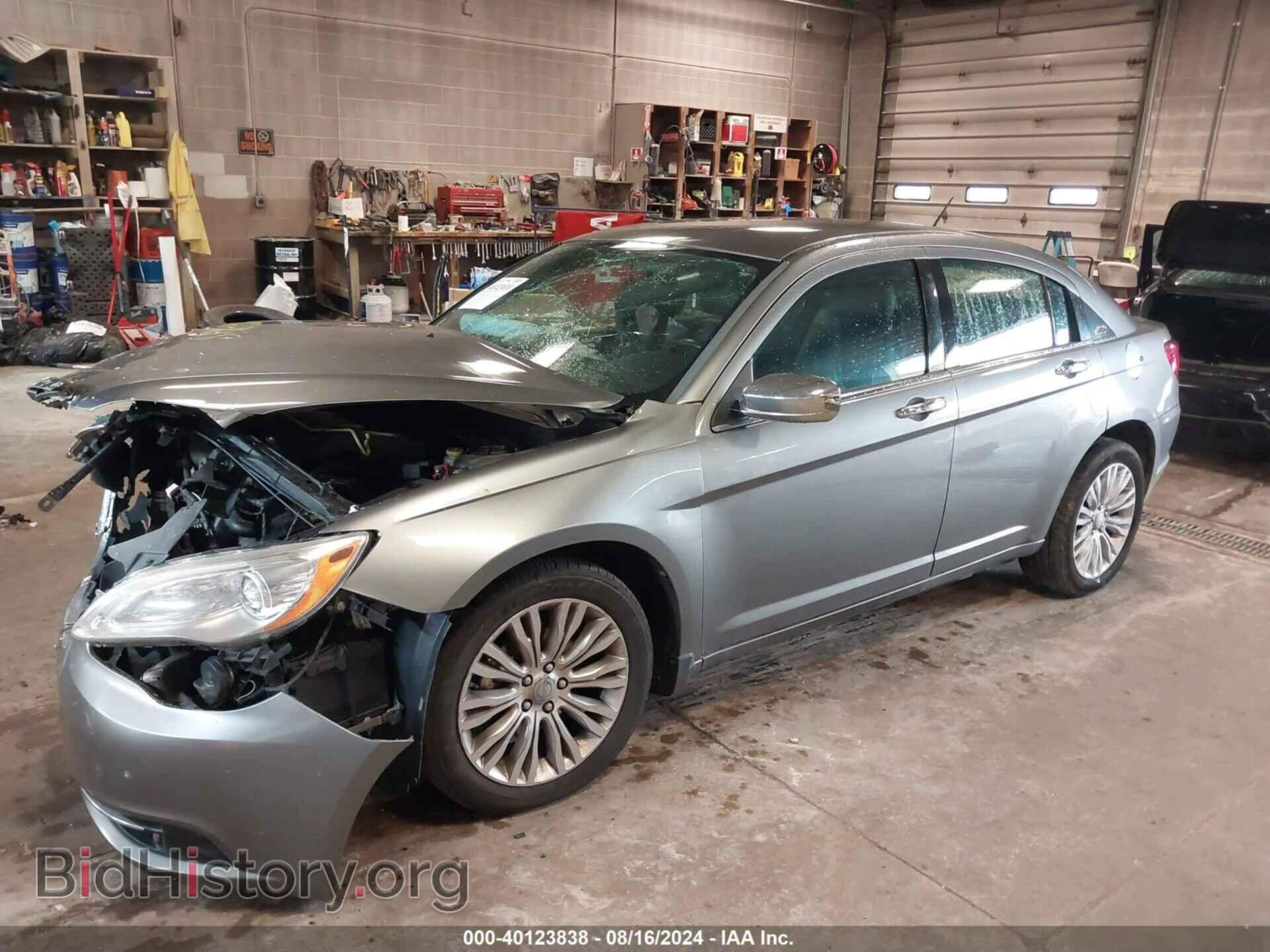 2012 CHRYSLER 200 - VIN: 1C3CCBCB3CN203294 - Фото 2