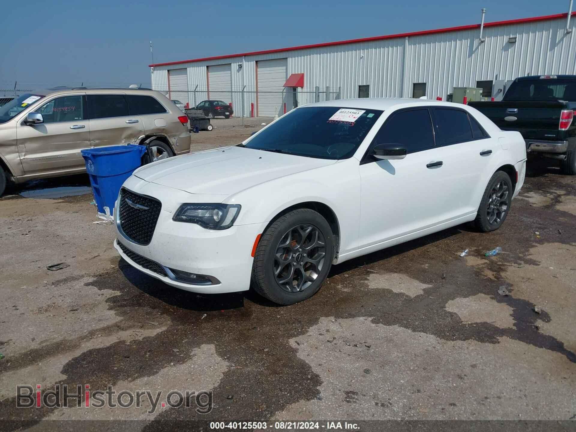 2016 CHRYSLER 300 - VIN: 2C3CCAGG9GH217036 - Фото 2