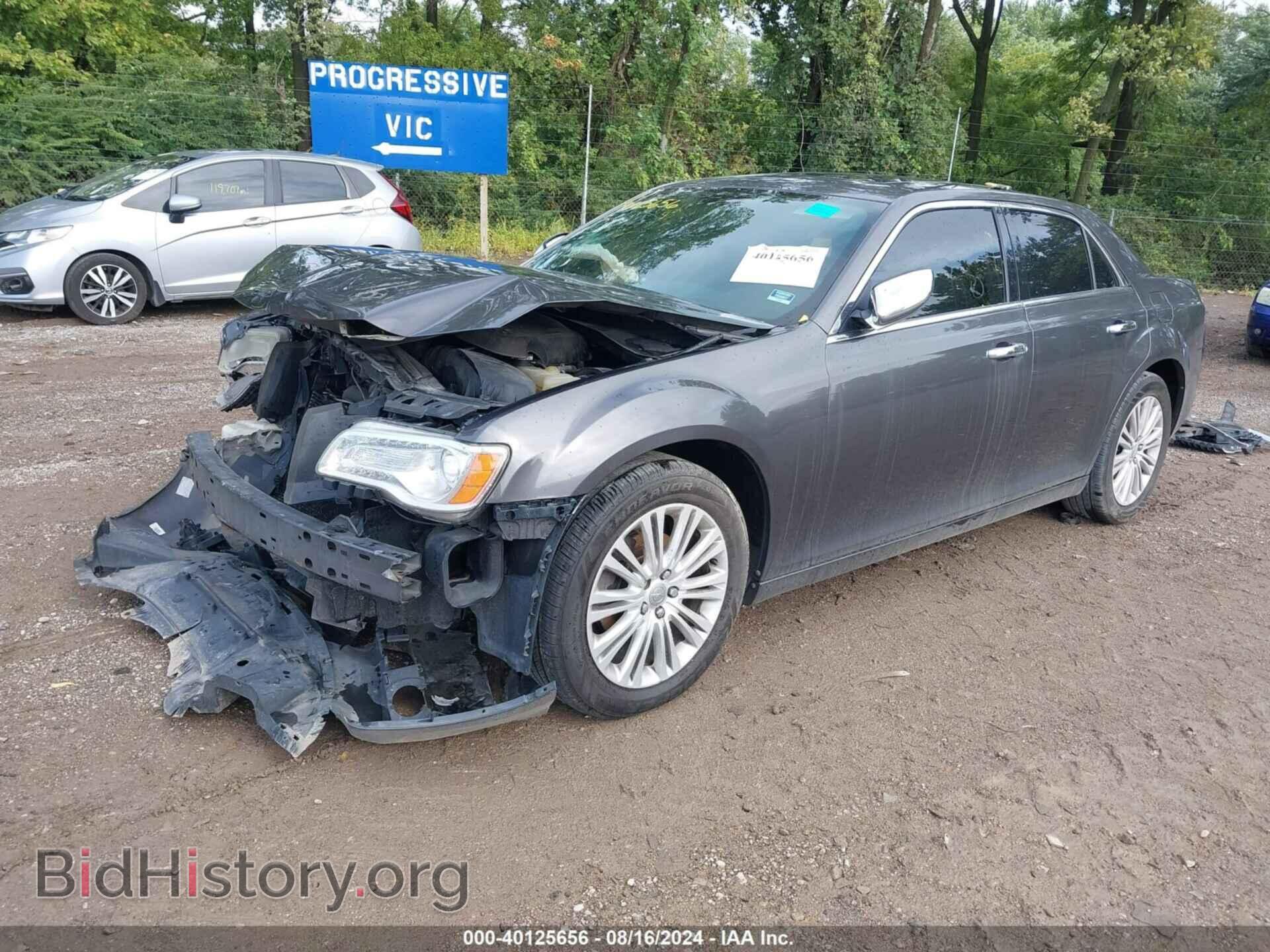 2013 CHRYSLER 300 - VIN: 2C3CCARG2DH551854 - Фото 2