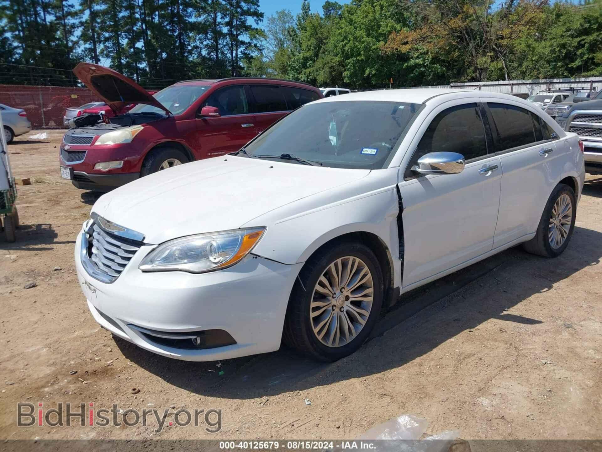 2012 CHRYSLER 200 - VIN: 1C3CCBCB0CN301019 - Фото 2