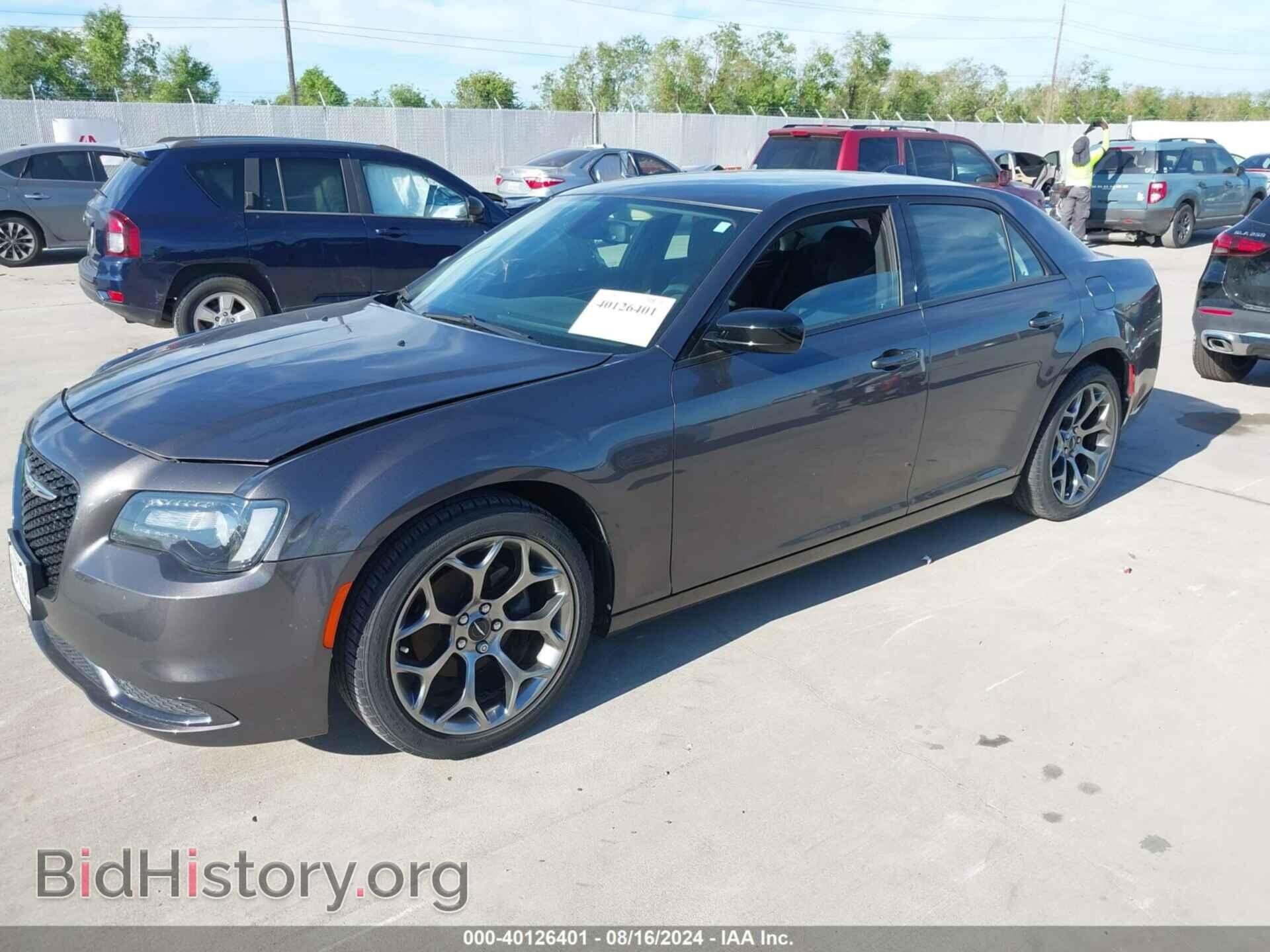 2018 CHRYSLER 300 - VIN: 2C3CCAAG3JH190819 - Фото 2