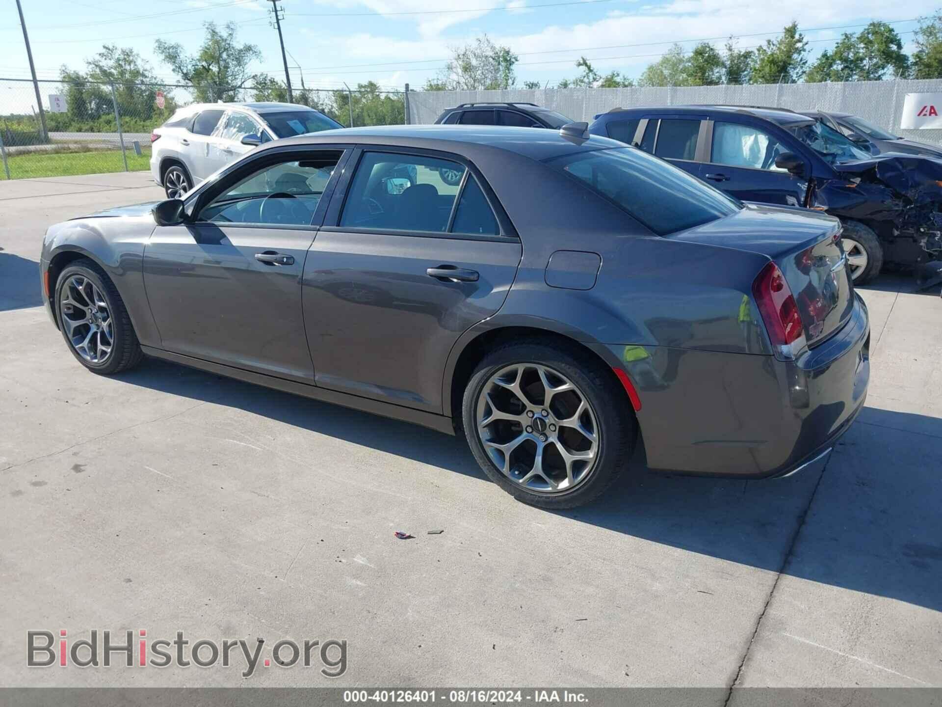 2018 CHRYSLER 300 - VIN: 2C3CCAAG3JH190819 - Фото 3