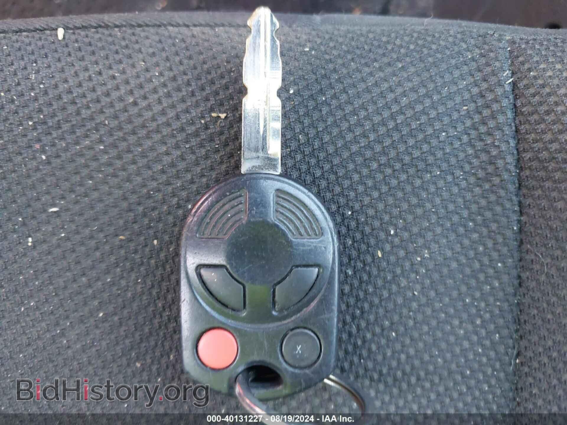 2010 FORD ESCAPE - VIN: 1FMCU0D77AKB28729 - Photo 11
