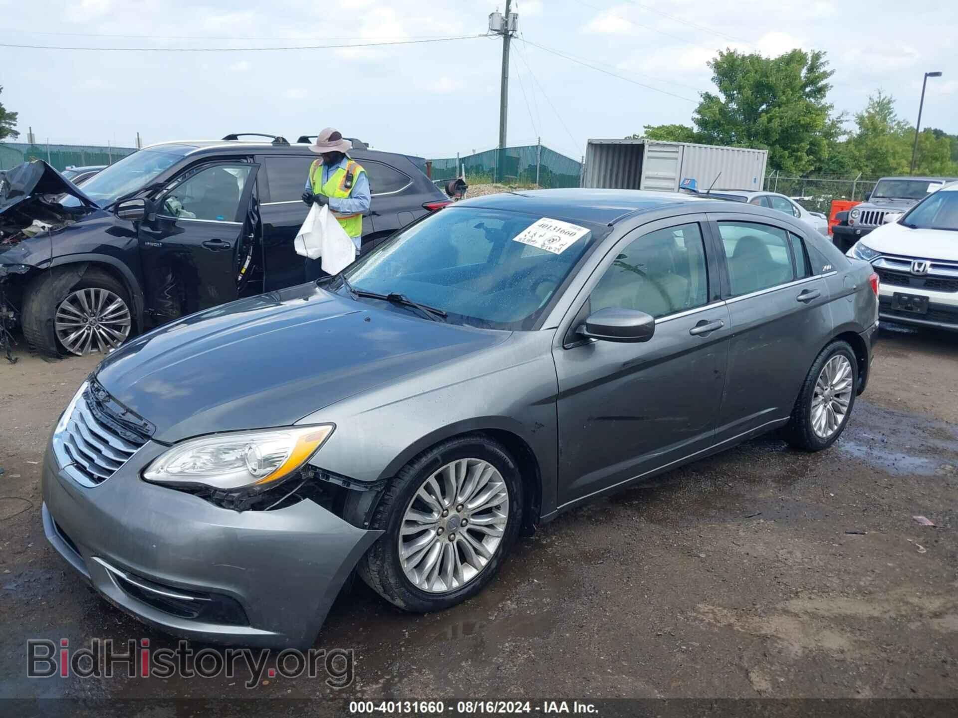 2012 CHRYSLER 200 - VIN: 1C3CCBAB1CN248933 - Фото 2