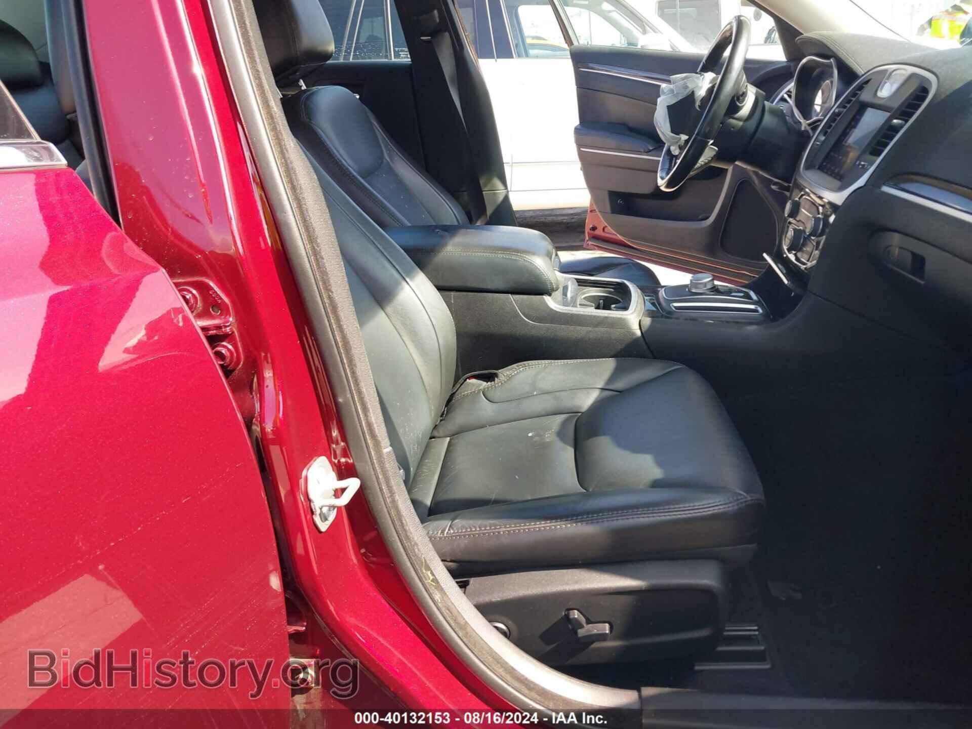 2019 CHRYSLER 300 - VIN: 2C3CCAAG2KH605002 - Фото 5
