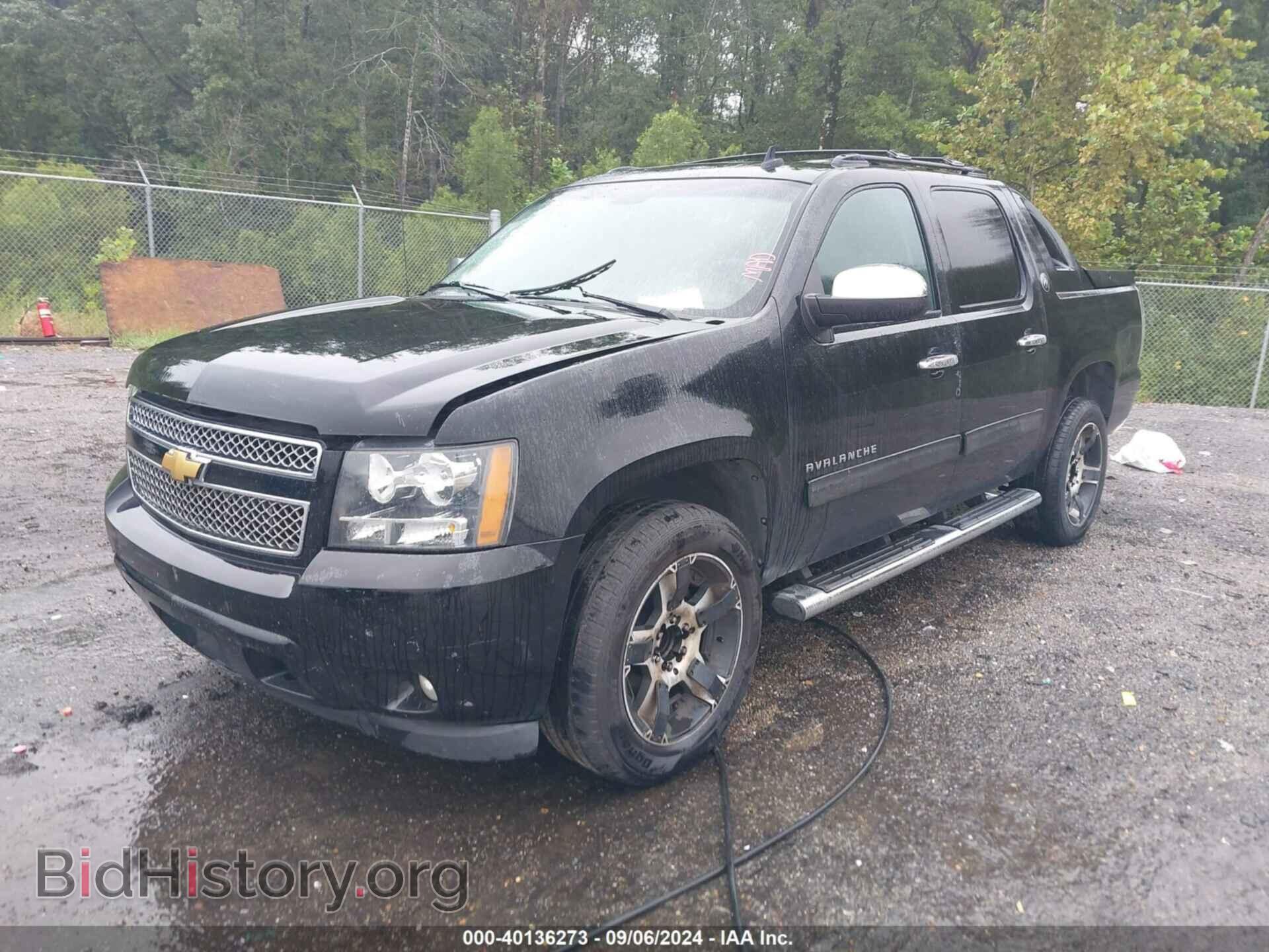 2013 CHEVROLET AVALANCHE - VIN: 3GNMCFE04DG374155 - Фото 2