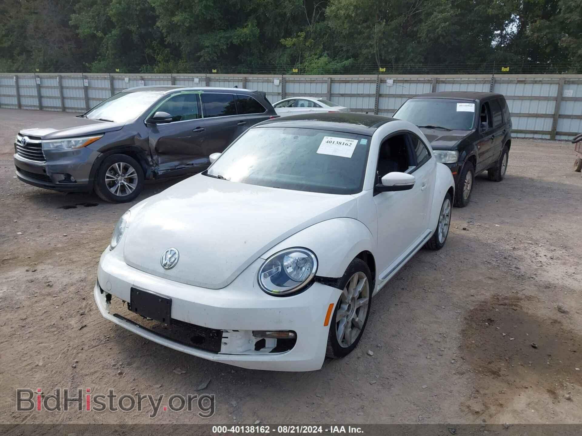 2013 VOLKSWAGEN BEETLE - VIN: 3VWJP7AT3DM681904 - Фото 2