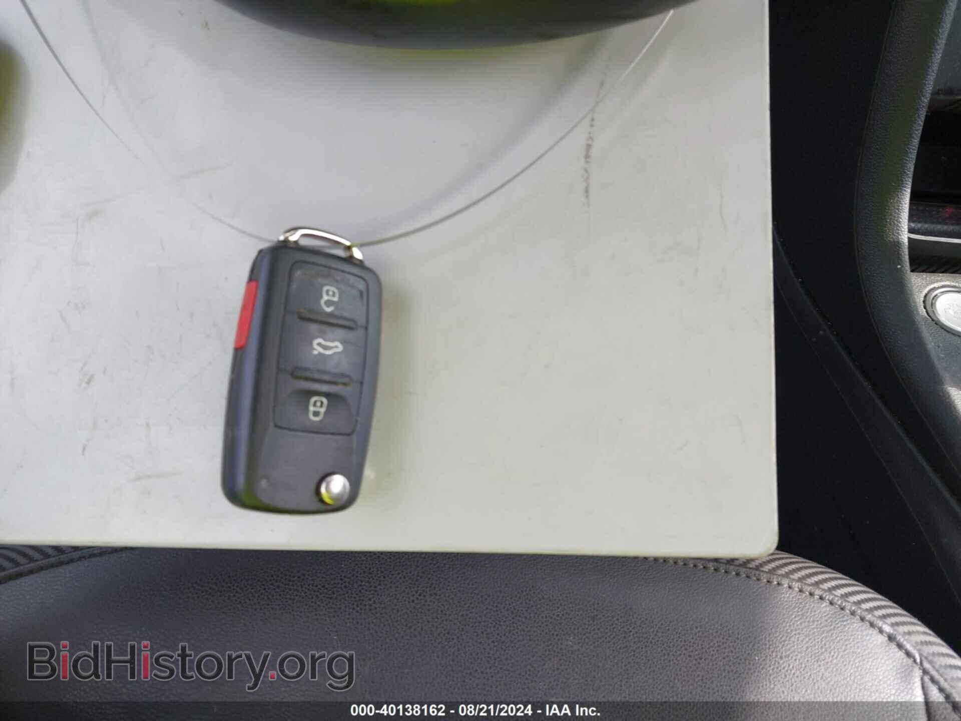 2013 VOLKSWAGEN BEETLE - VIN: 3VWJP7AT3DM681904 - Фото 11